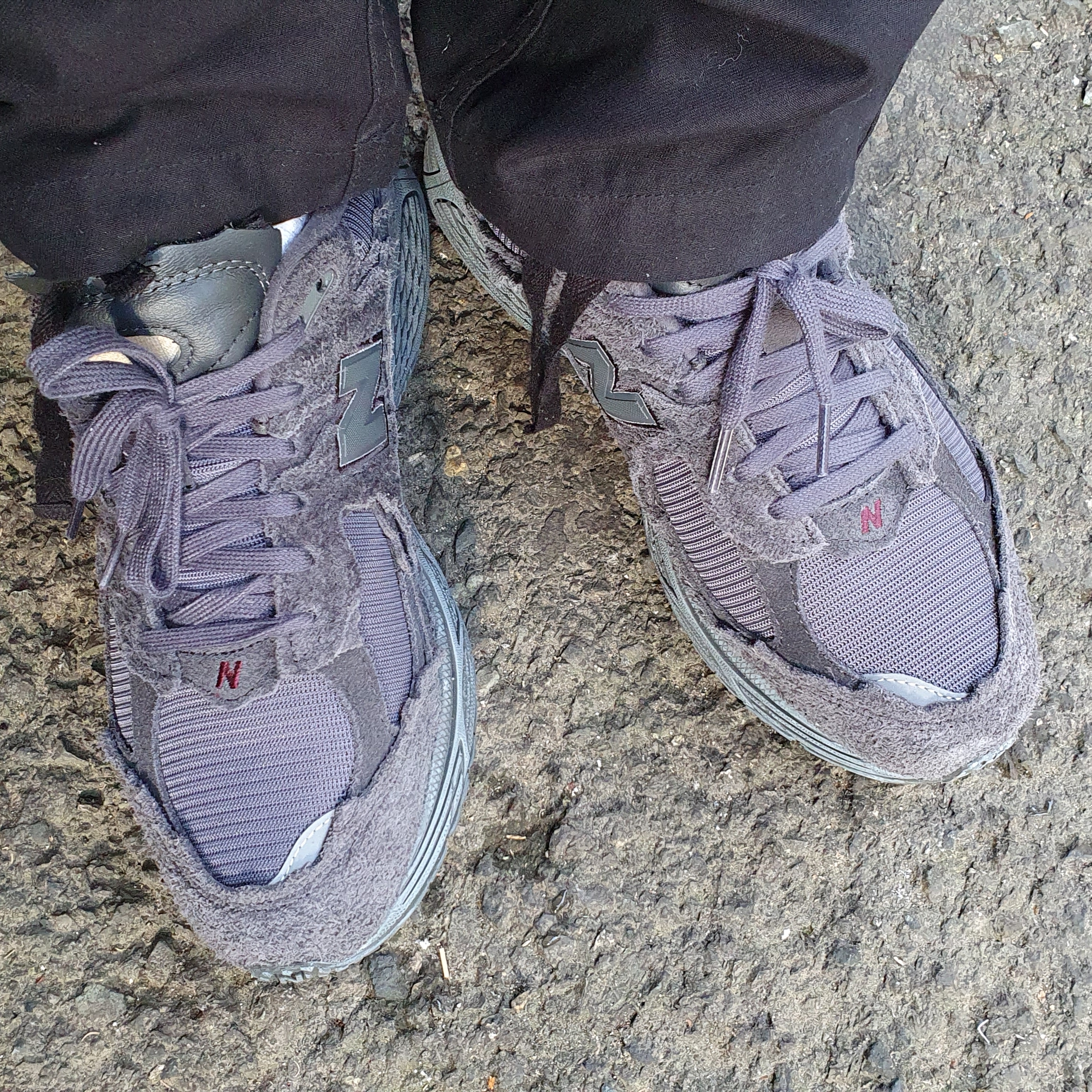 New Balance 2002R Protection Pack Rain Cloud 착용 스타일