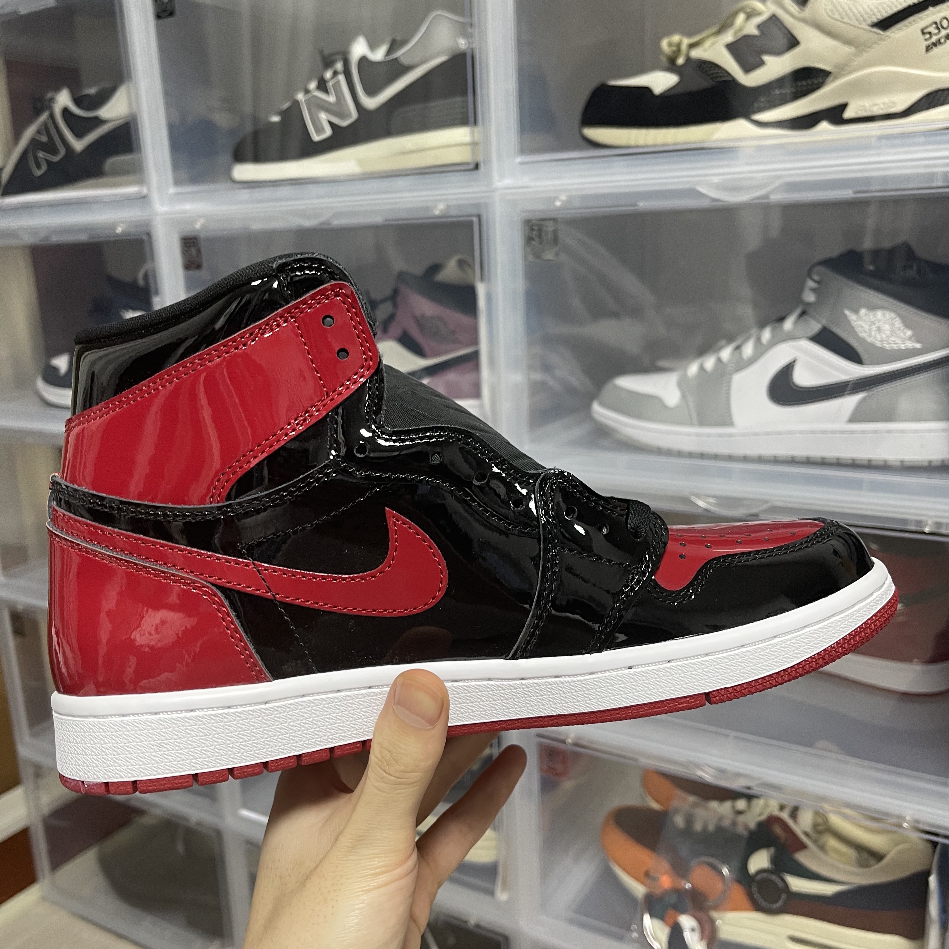 Jordan 1 Retro High OG Patent Bred 착용 스타일 - 4