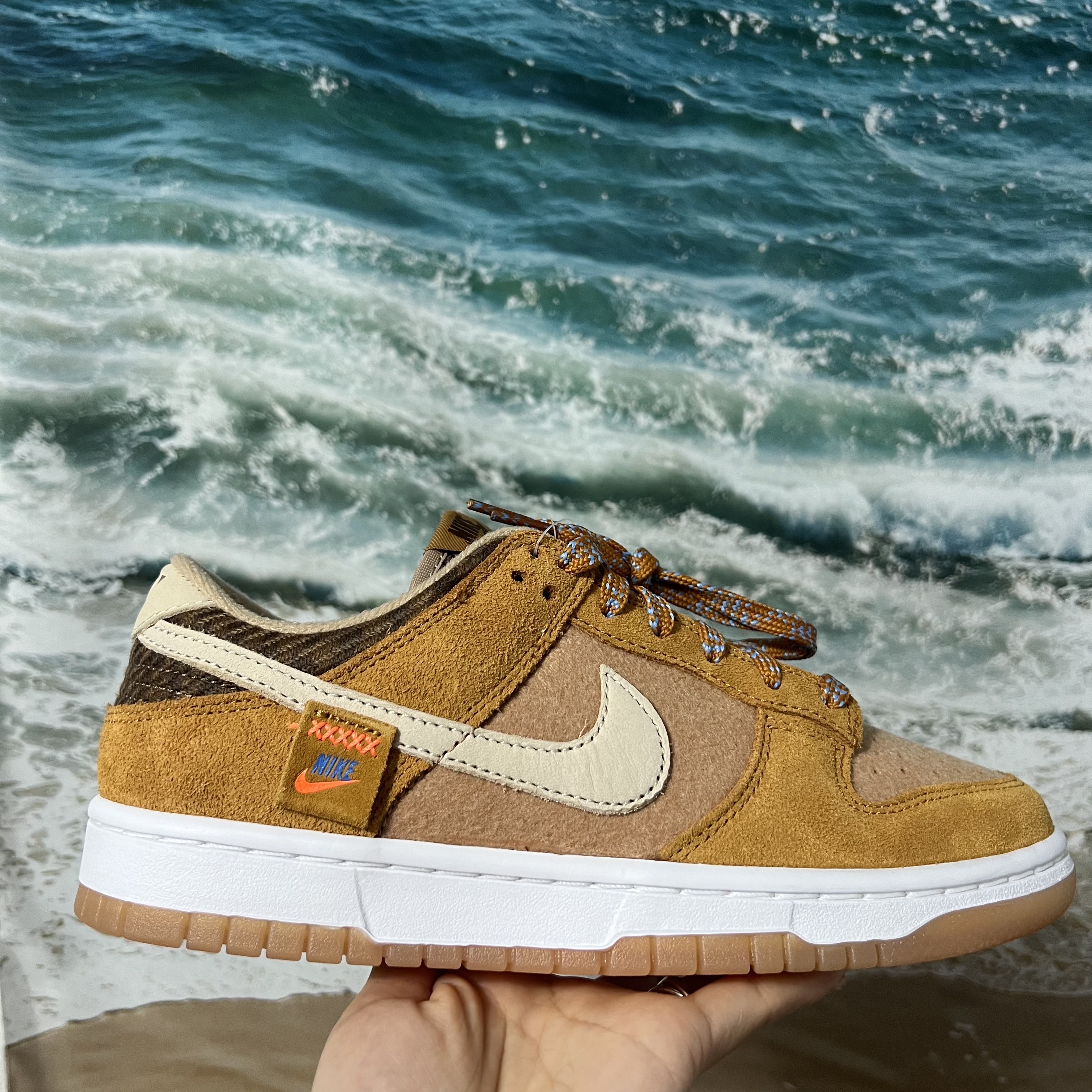 Nike Dunk Low SE Praline Desert Ochre 착용 스타일 - 1
