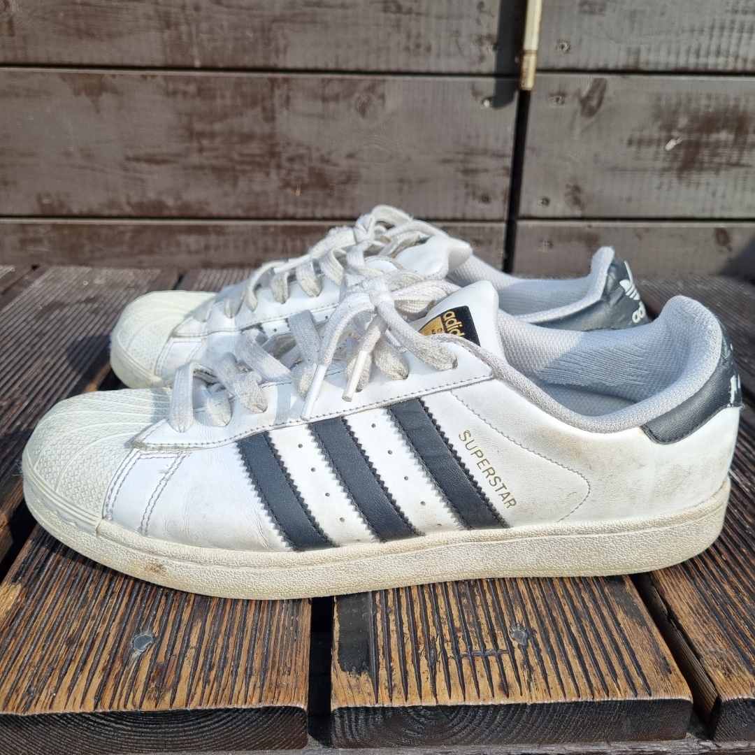Adidas Superstar White Black 착용 스타일