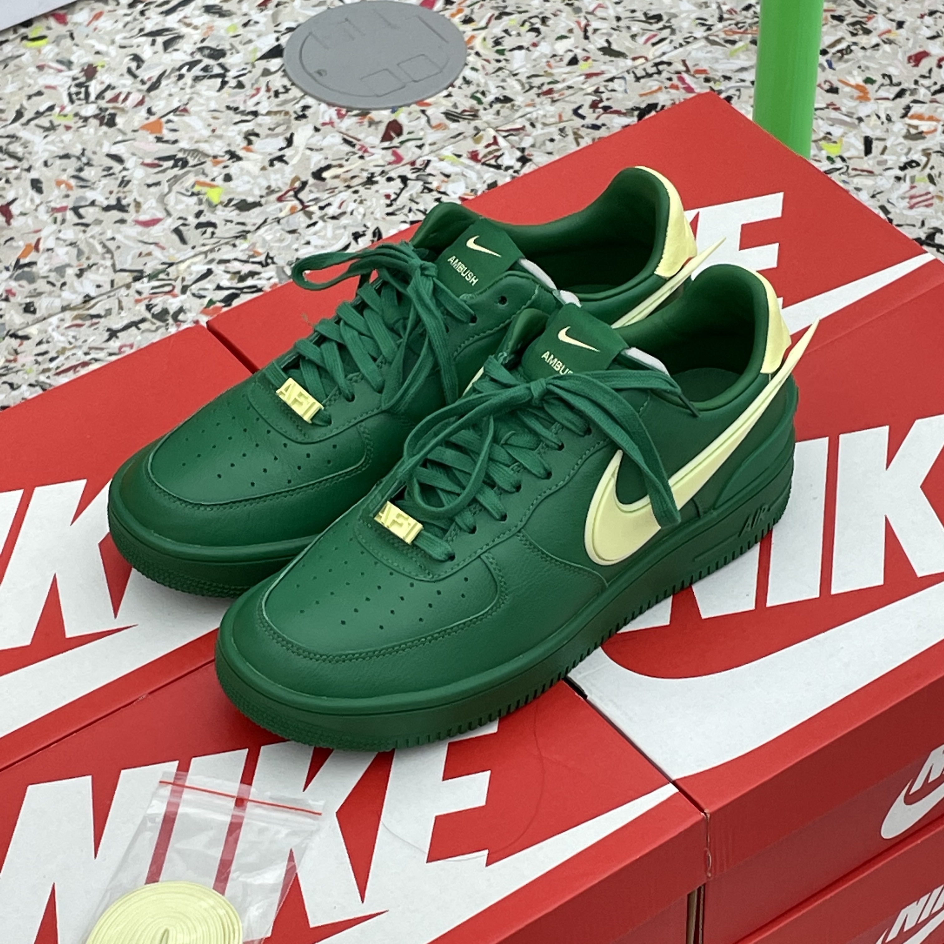 Nike x Ambush Air Force 1 Low SP Pine Green and Citron 착용 스타일
