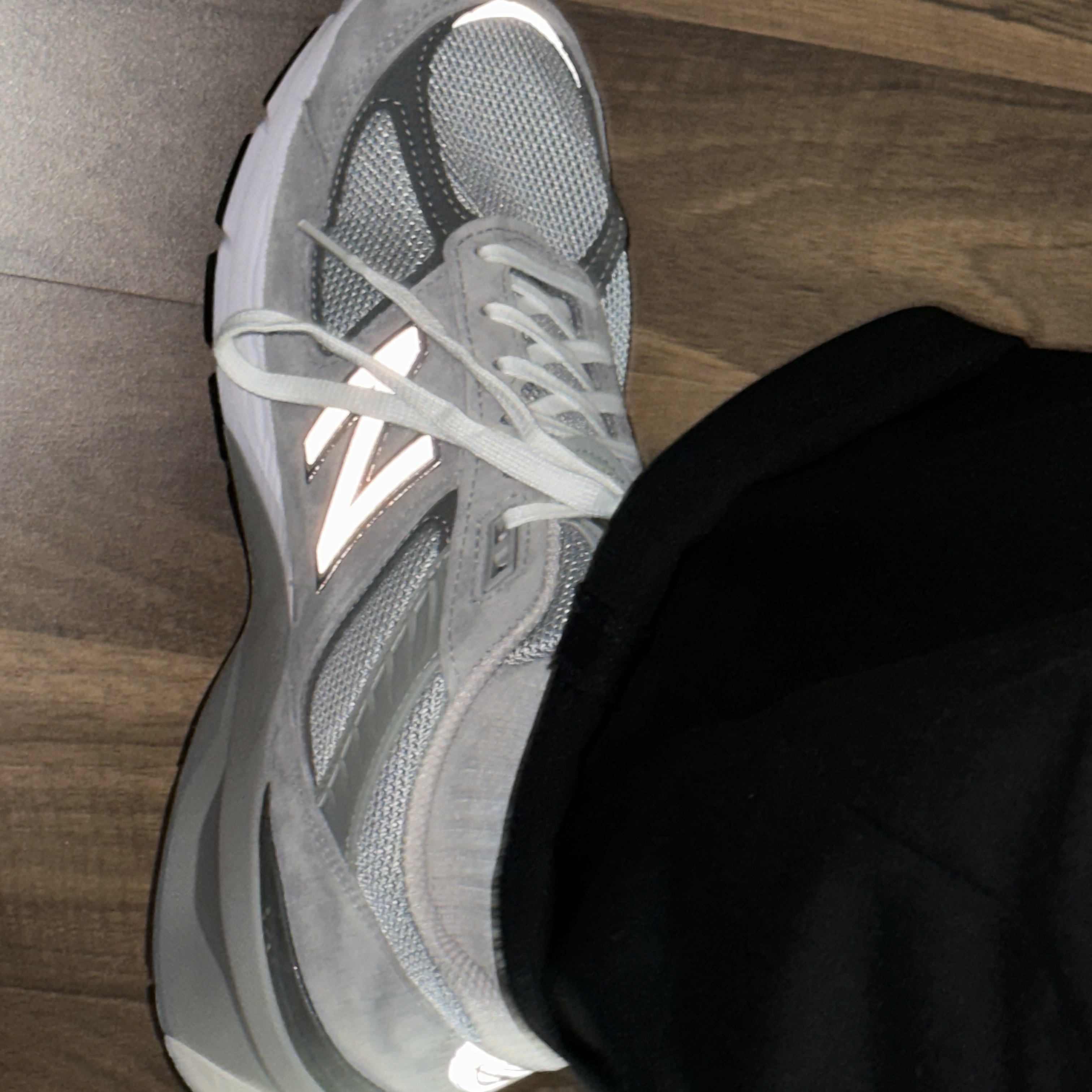 New Balance 990v5 Made in USA Grey - D Standard 착용 스타일 - 1
