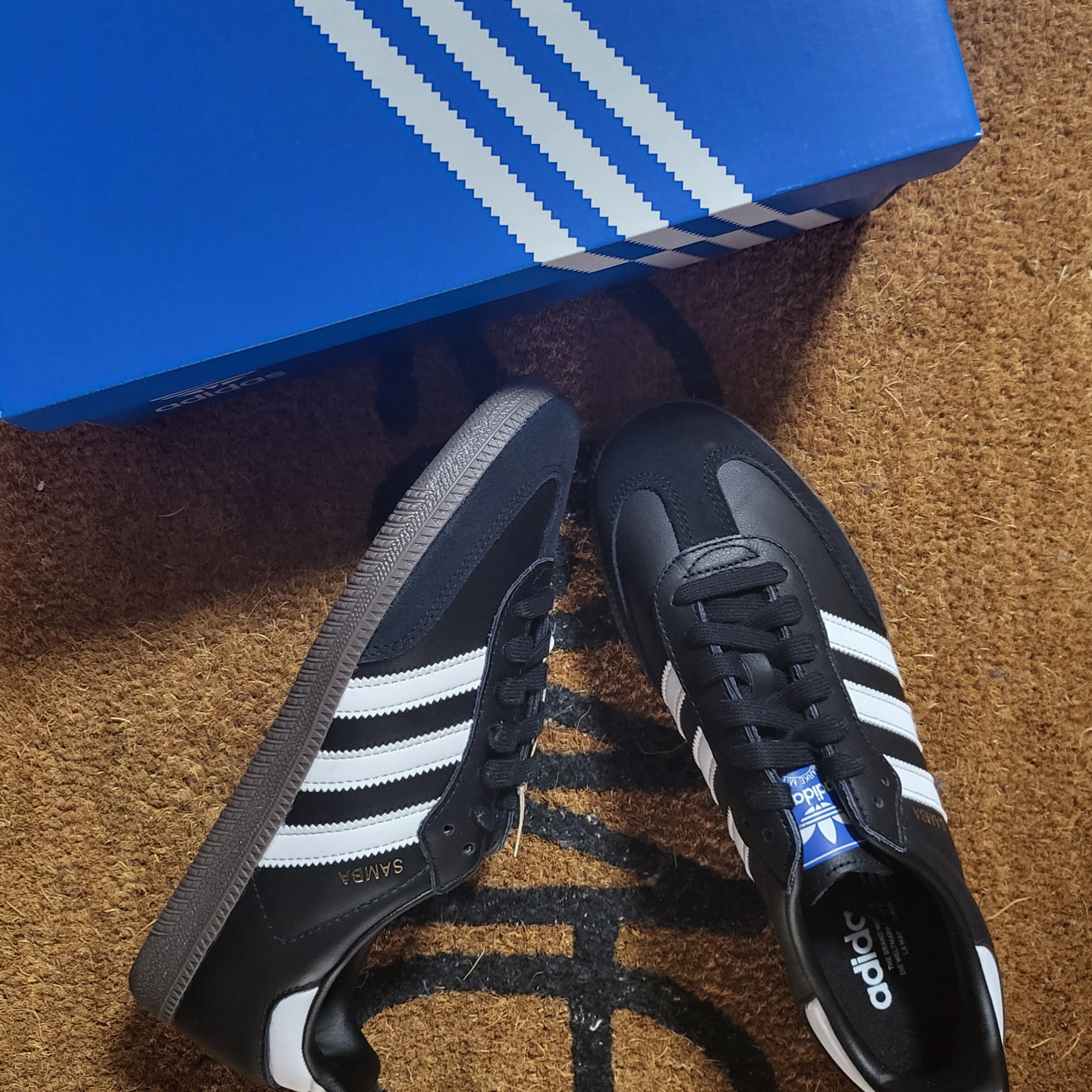 Adidas Samba OG Black White Gum 착용 스타일