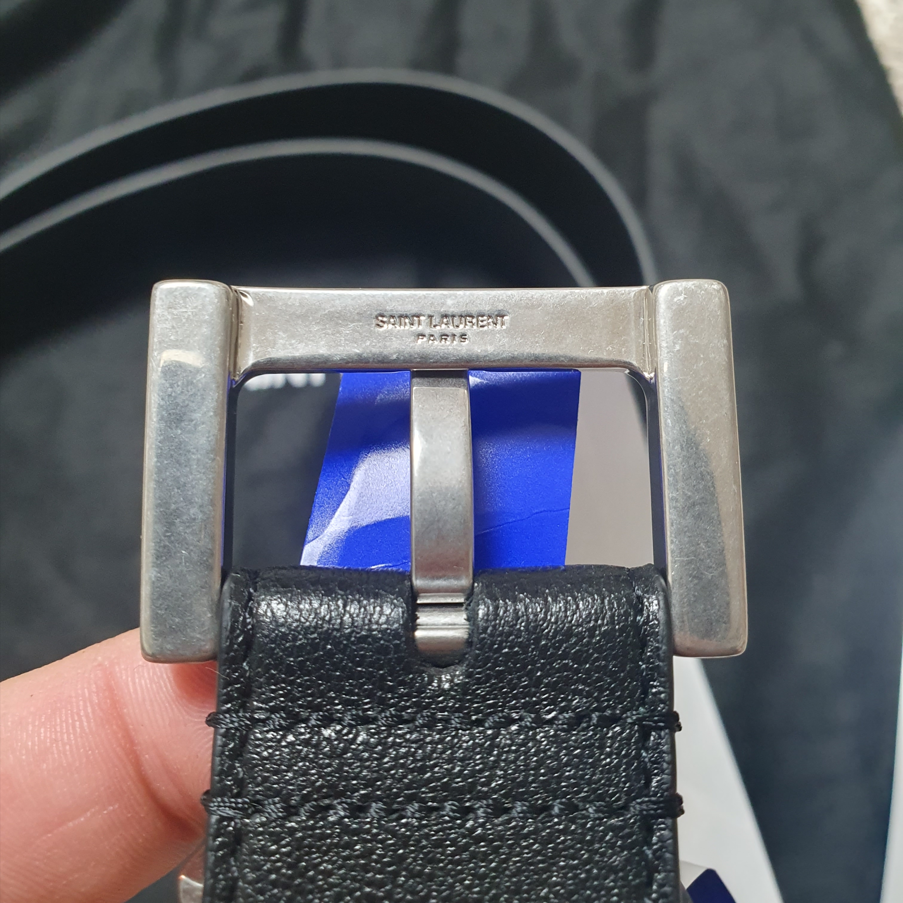 Saint Laurent Leather Silver Monogram Belt Black 착용 스타일