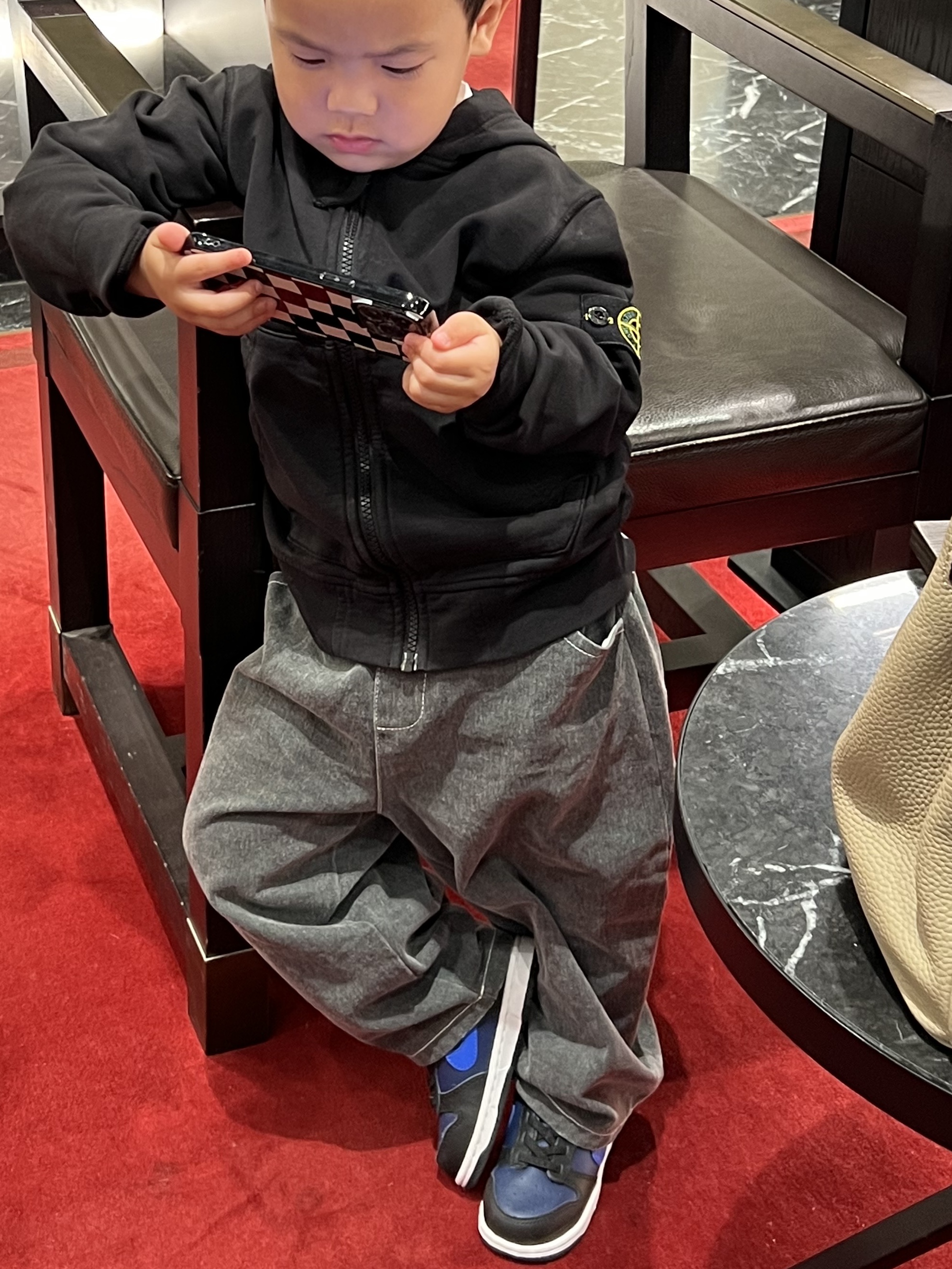 (Kids) Stone Island 60740 Cotton Fleece Full Zip Hooded Sweatshirt Black - 22FW, (TD) Jordan 1 Retro High OG Dark Marina Blue 착용 스타일