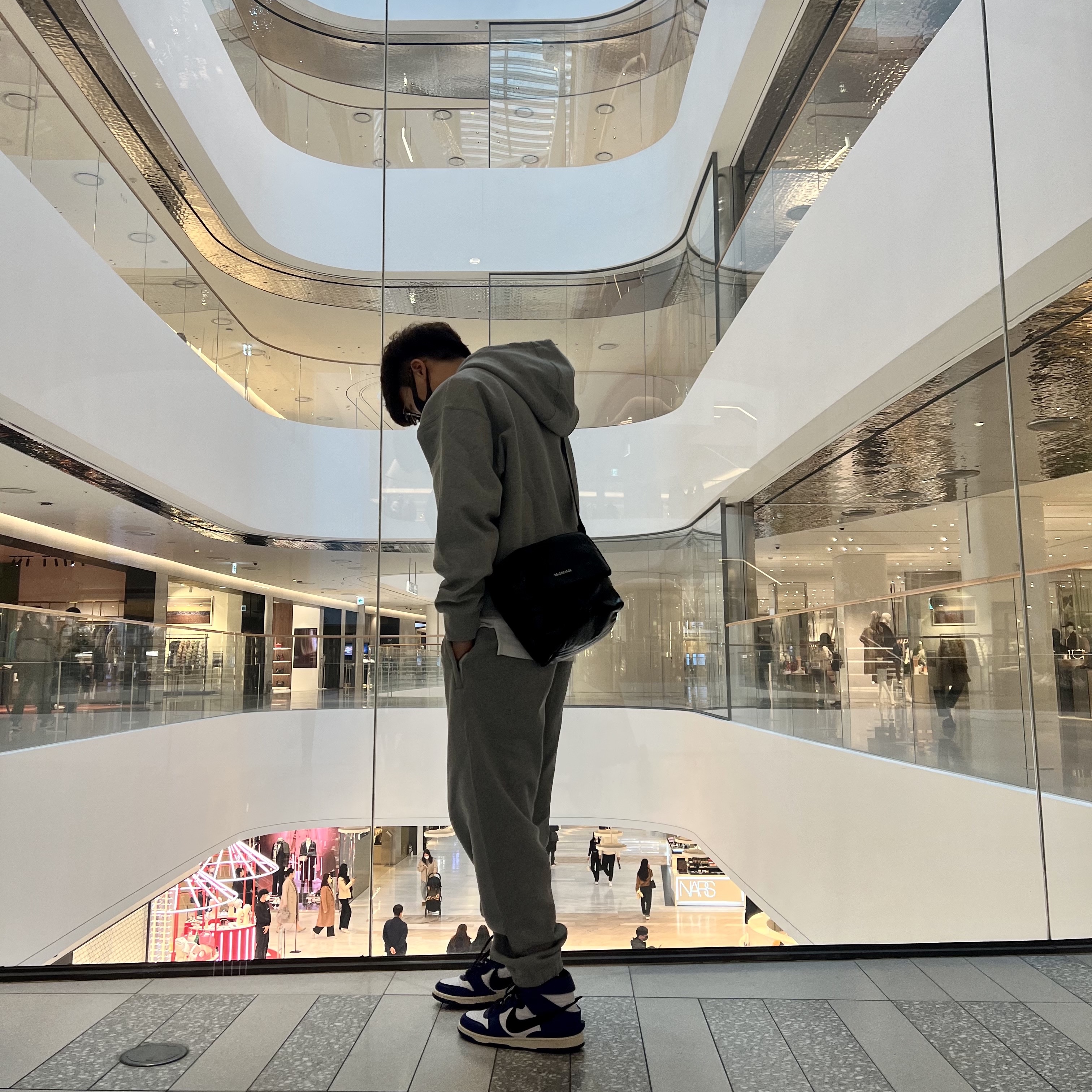 Nike x Ambush Dunk High Deep Royal Blue, Nike NRG Solo Swoosh Fleece Pants Dark Grey Heather - Asia 착용 스타일 - 2