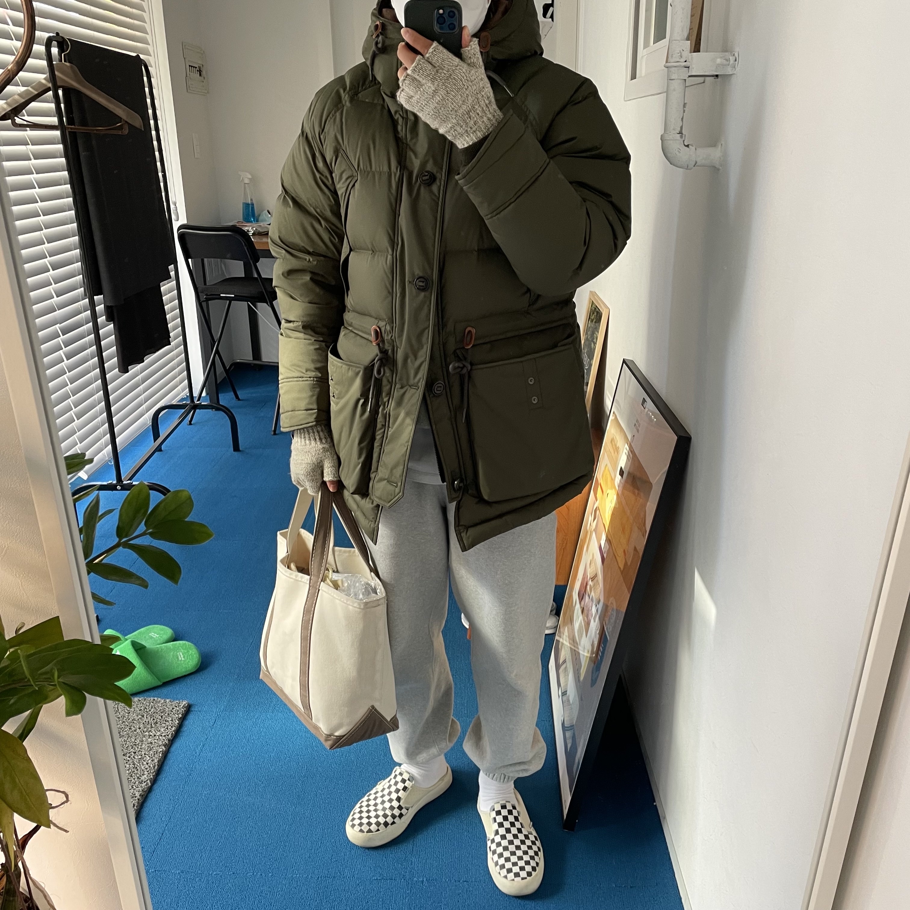 Vans Checkerboard Comfycush One Marshmallow, (W) Nike NRG Solo Swoosh Fleece Pants Dark Grey Heather - Asia 착용 스타일