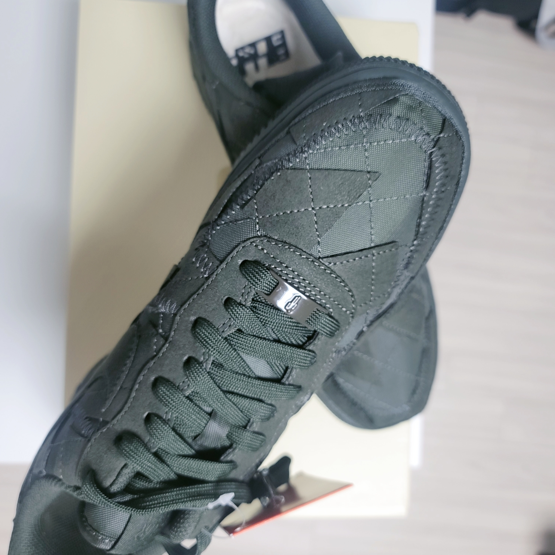 Nike x Billie Eilish Air Force 1 Low '07 SP Sequoia 착용 스타일