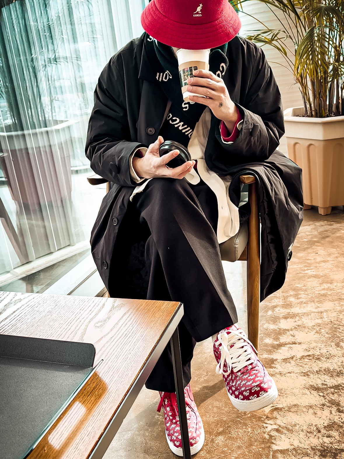 Air Force 1 '07 QS All Over Logo Red 착용 스타일 - 2