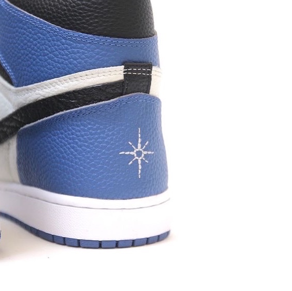 Jordan 1 Retro High OG Dark Marina Blue 착용 스타일 - 2