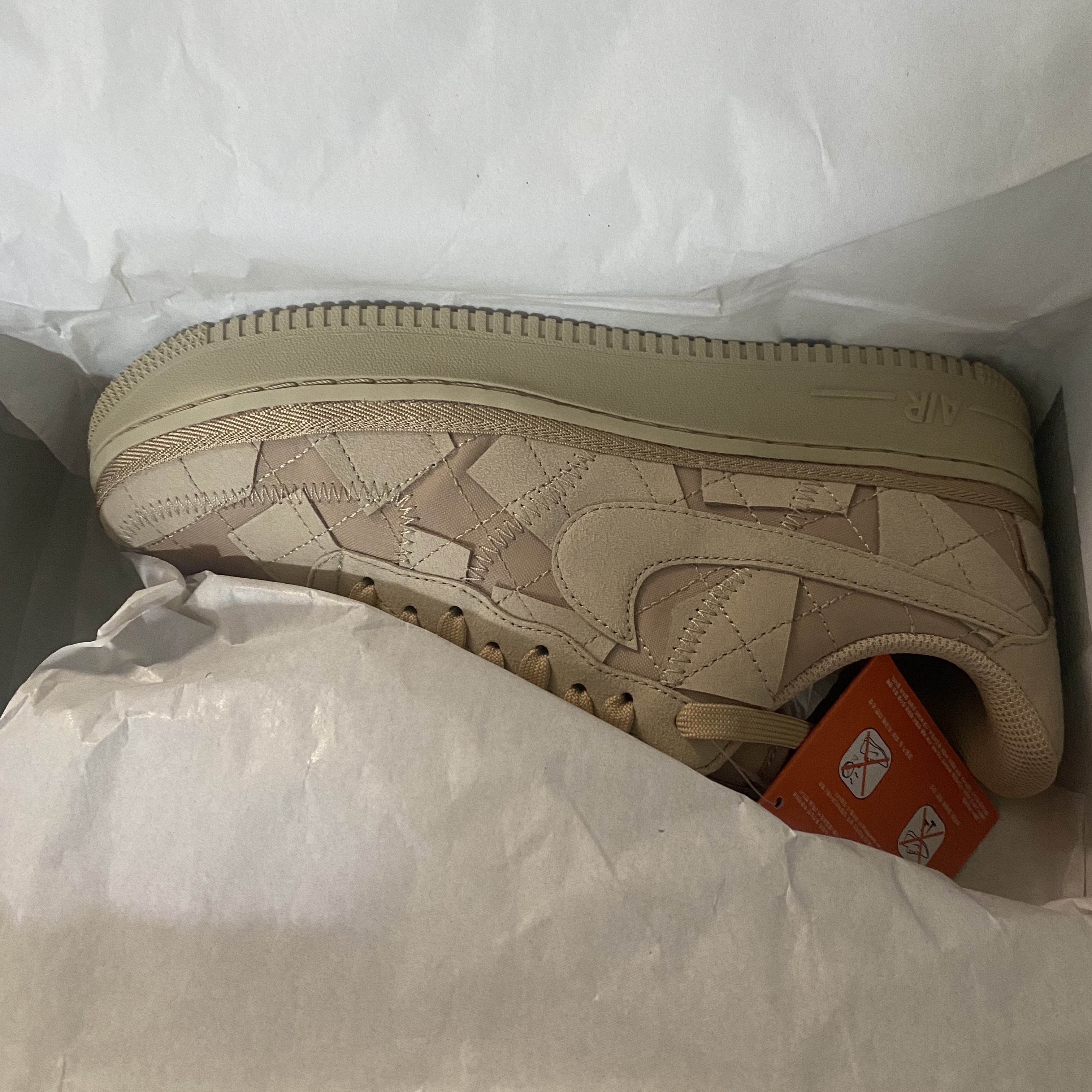 Nike x Billie Eilish Air Force 1 Low '07 SP Mushroom 착용 스타일 - 2