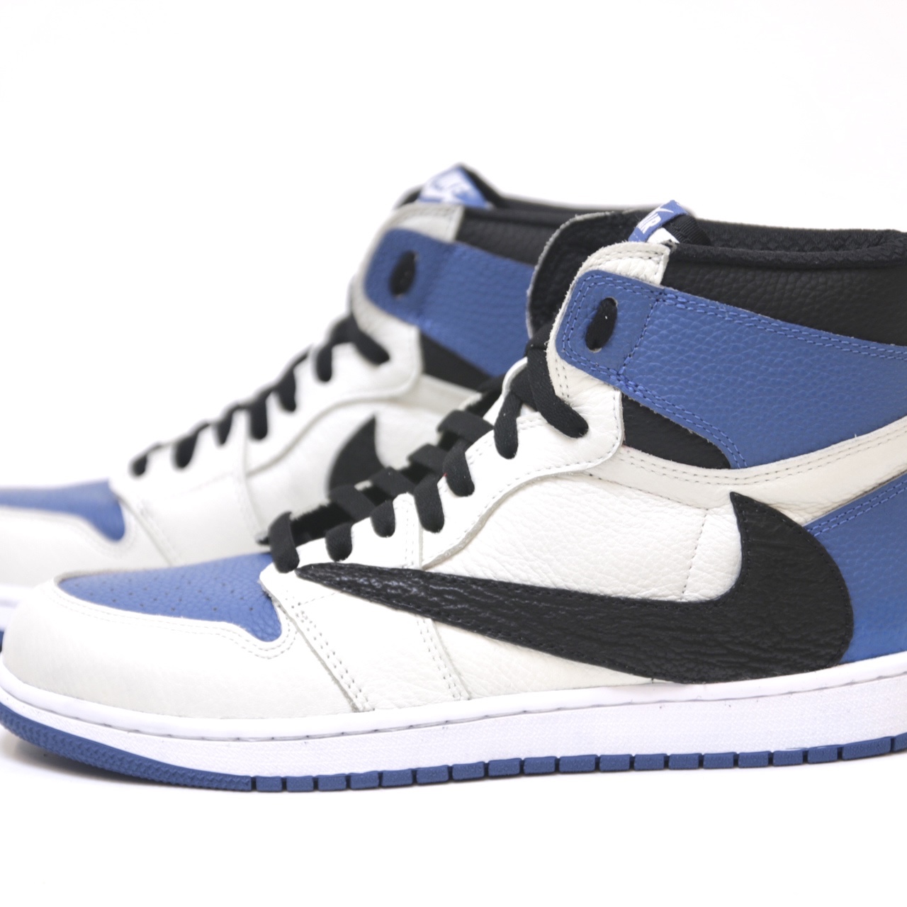 Jordan 1 x Travis Scott x Fragment Retro High OG SP Military Blue 착용 스타일 - 3