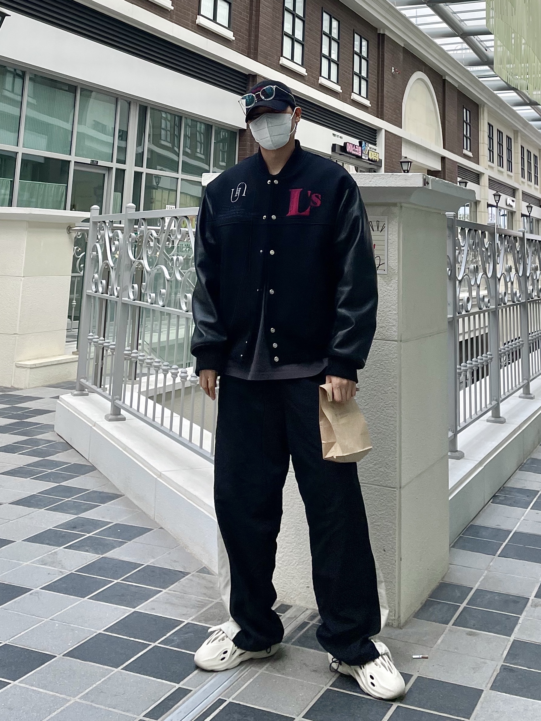 Adidas Yeezy Foam RNNR Sand, Undermycar Operation Chromite Kerberos Oversized Varsity Jacket Ox Blood - 22FW 착용 스타일
