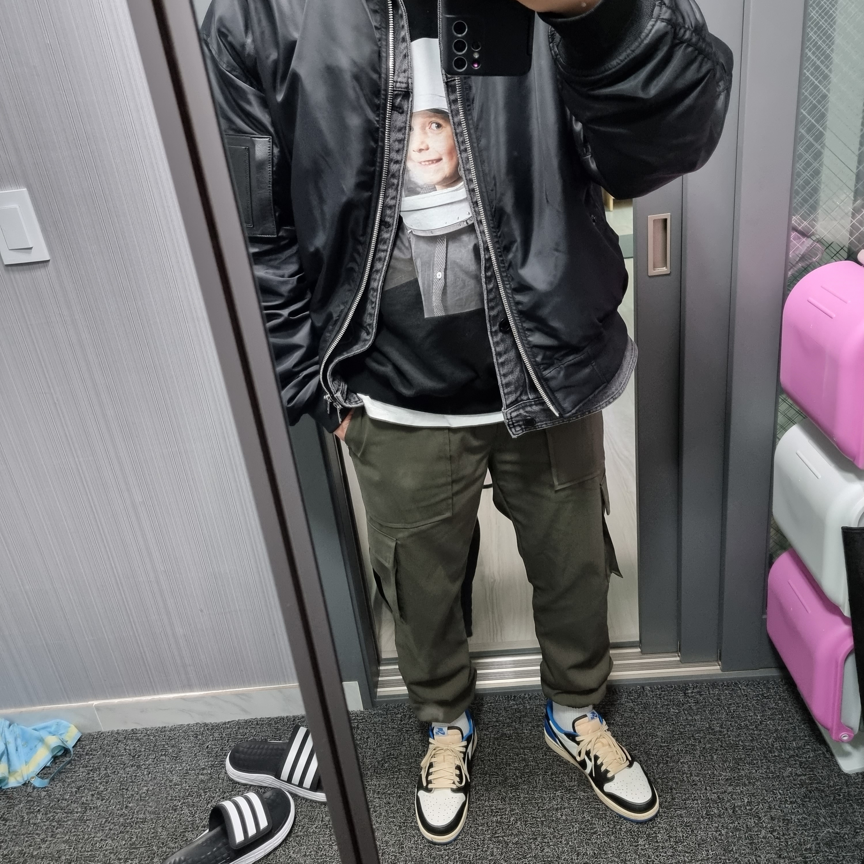 Jordan 1 x Travis Scott x Fragment Retro Low OG SP Military Blue 착용 스타일