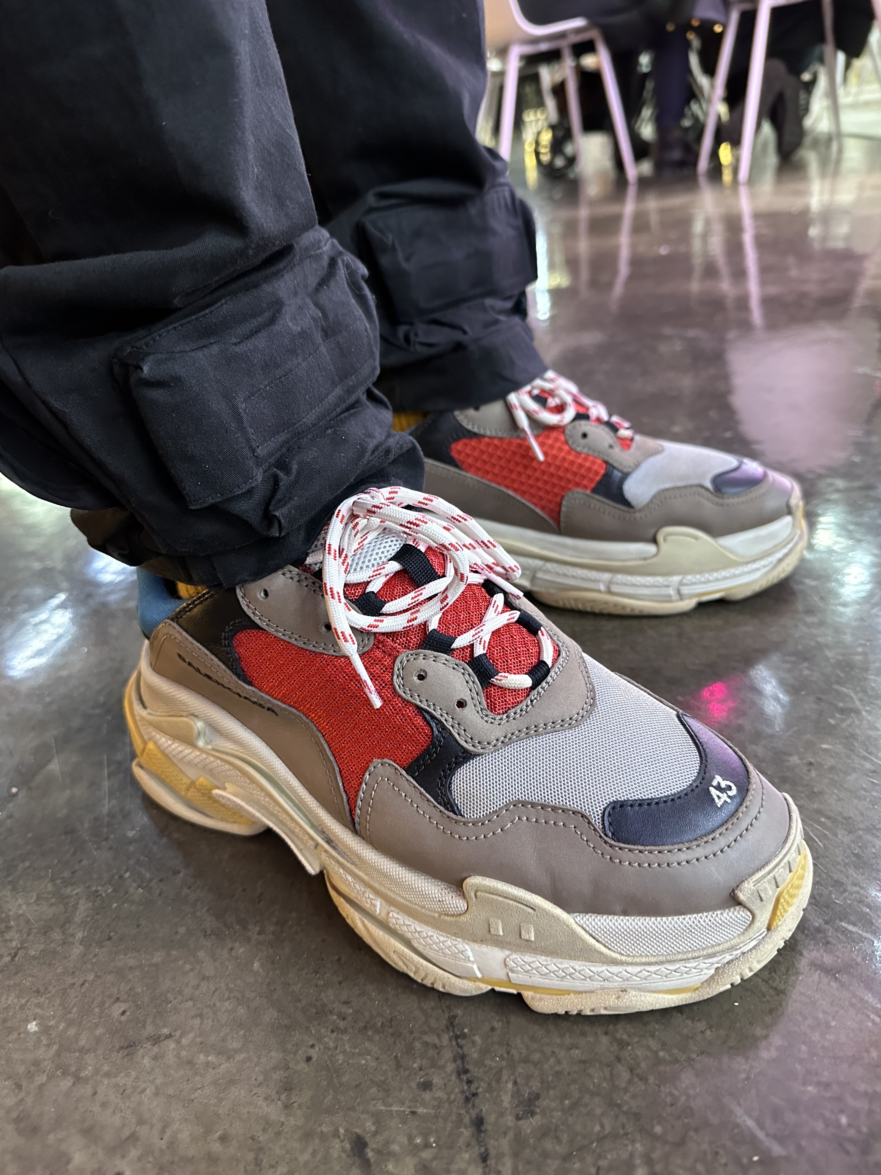 Balenciaga Triple S Grey Red Blue 2018 Reissue 착용 스타일 - 4