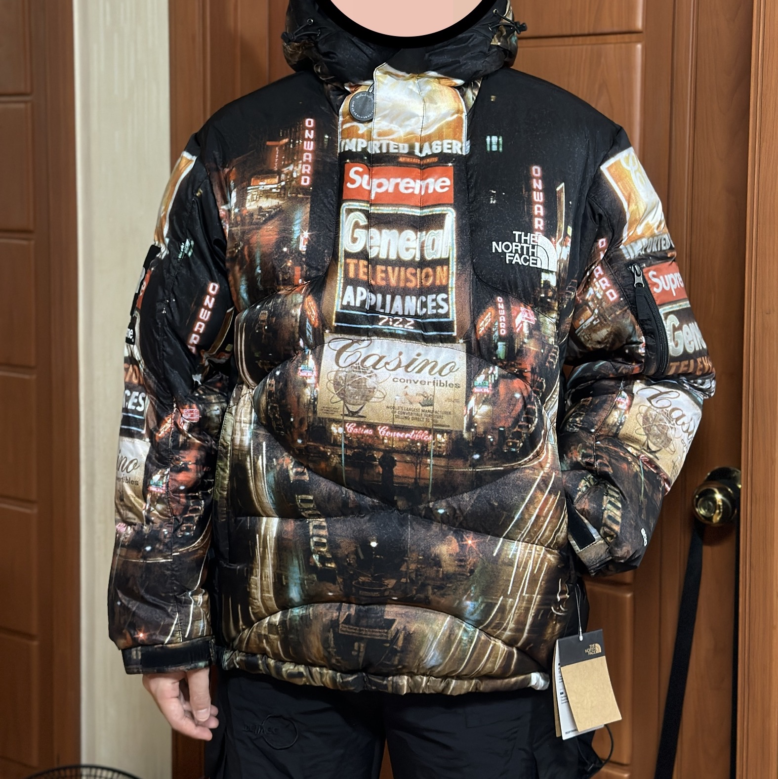 Supreme x The North Face 800-Fill Half Zip Hooded Pullover Times Square - 22FW 착용 스타일 - 2