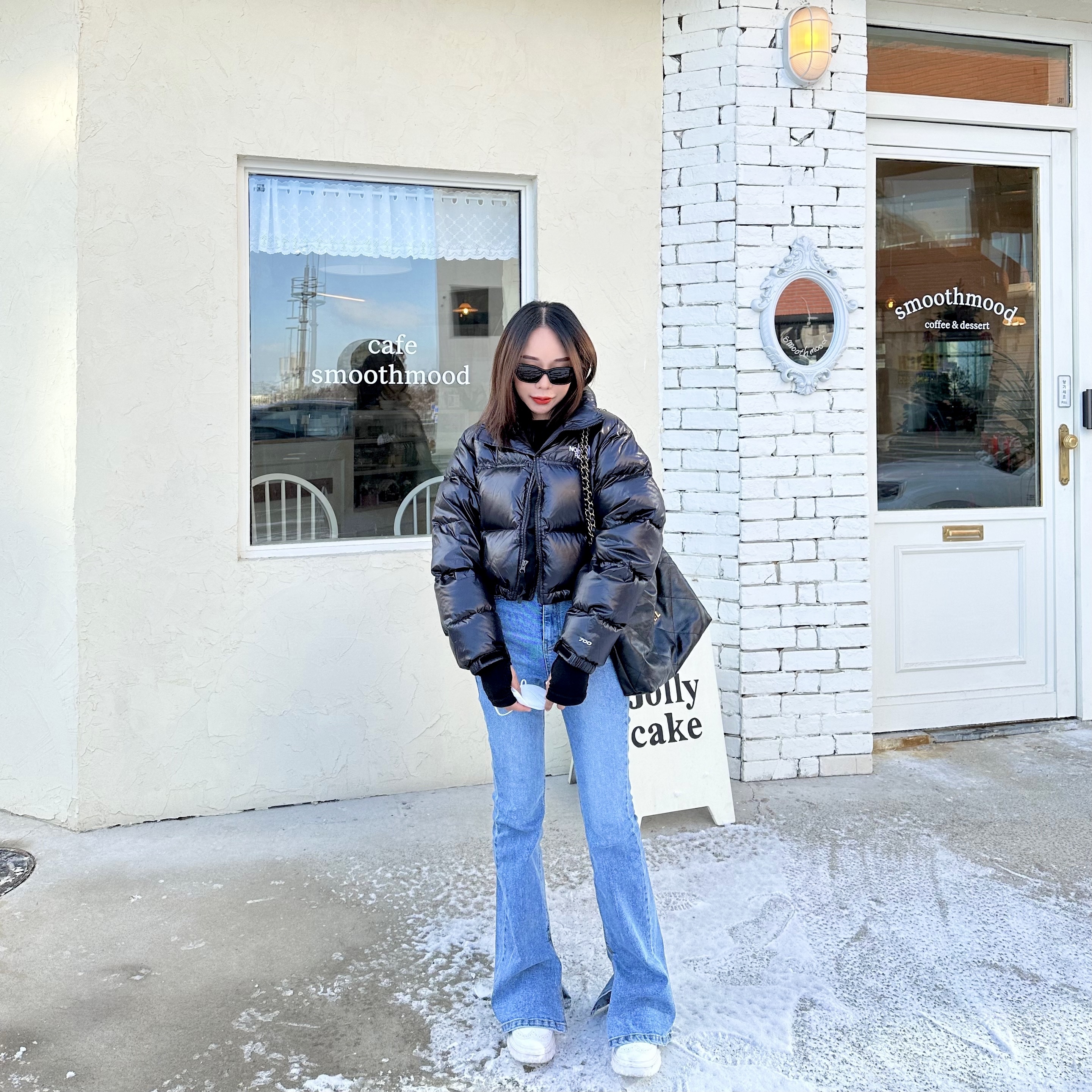 (W) The North Face Nuptse Short Jacket TNF Black 착용 스타일 - 3
