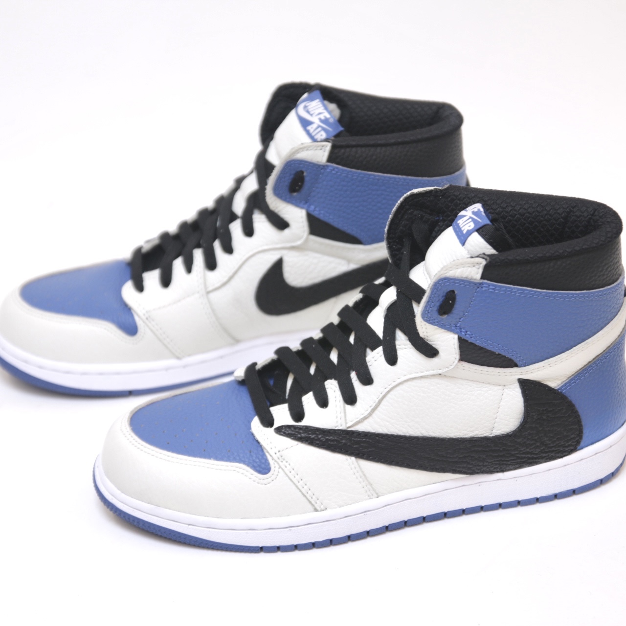 Jordan 1 x Travis Scott x Fragment Retro High OG SP Military Blue 착용 스타일 - 2