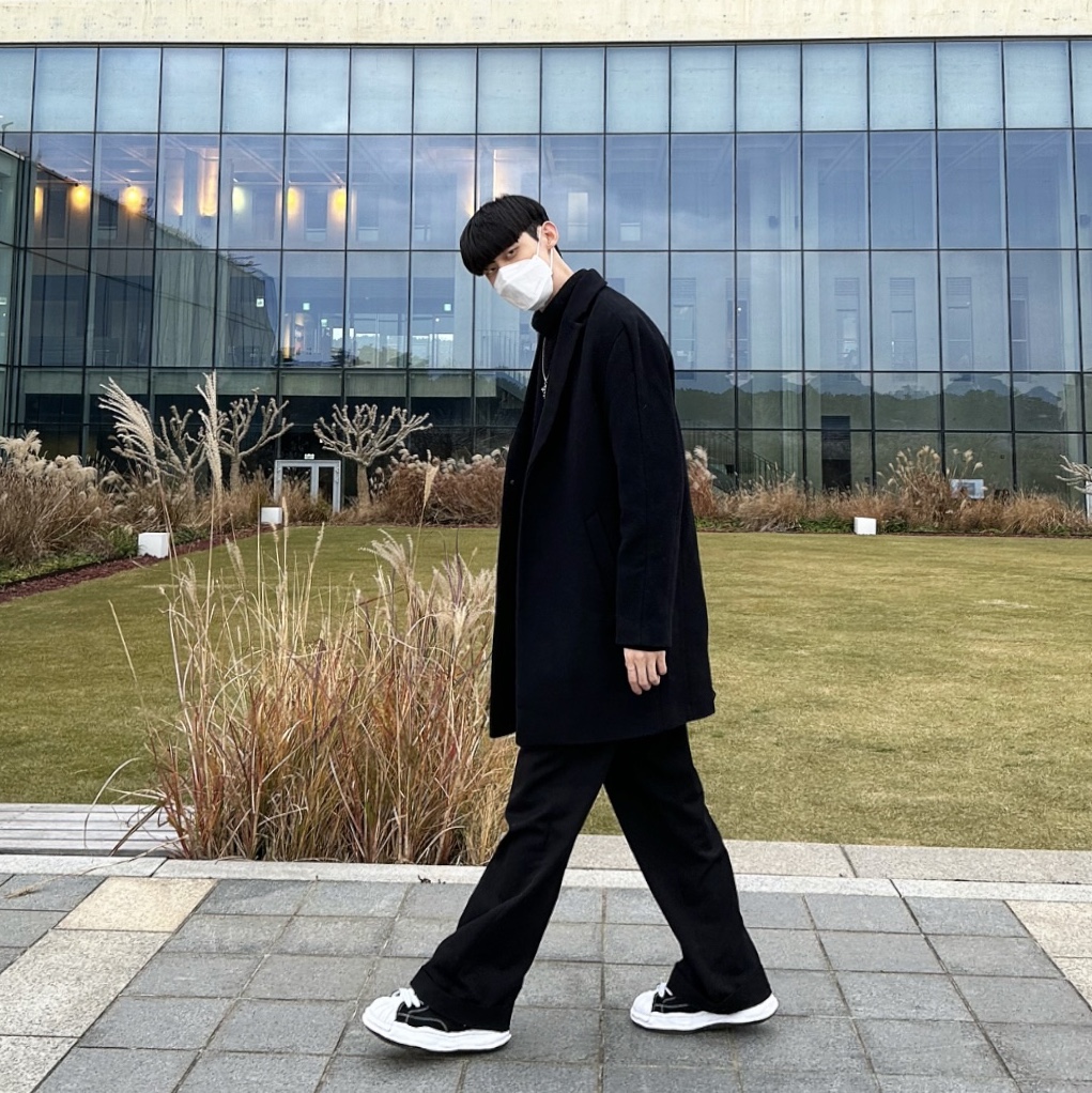 Maison Mihara Yasuhiro Blakey OG Sole Canvas Low-top Sneakers Black White 착용 스타일