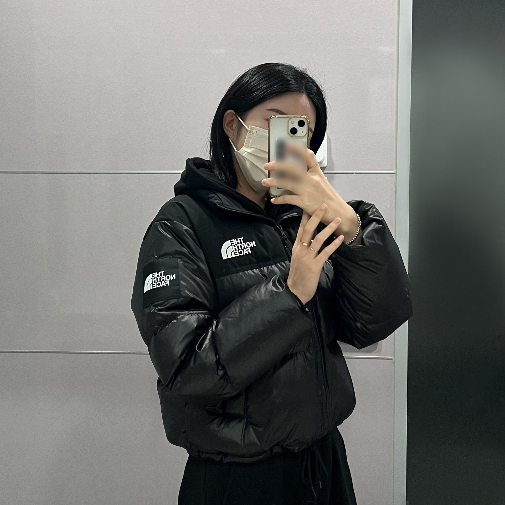 (W) The North Face White Label Novelty Nuptse Down Jacket Black 착용 스타일