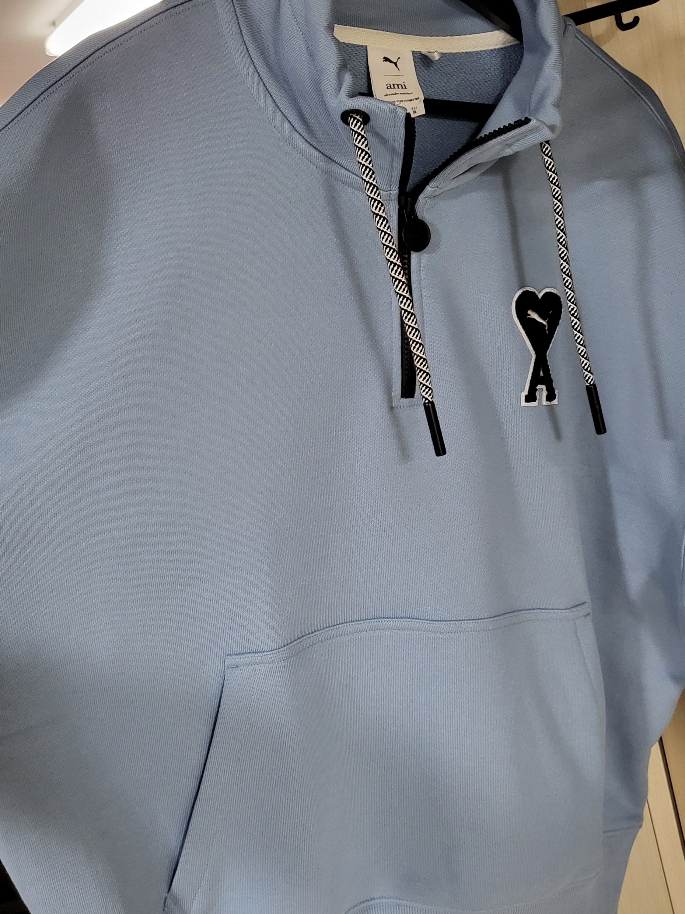 Puma x AMI Half-Zip Sweatshirt Faded Denim 착용 스타일 - 2