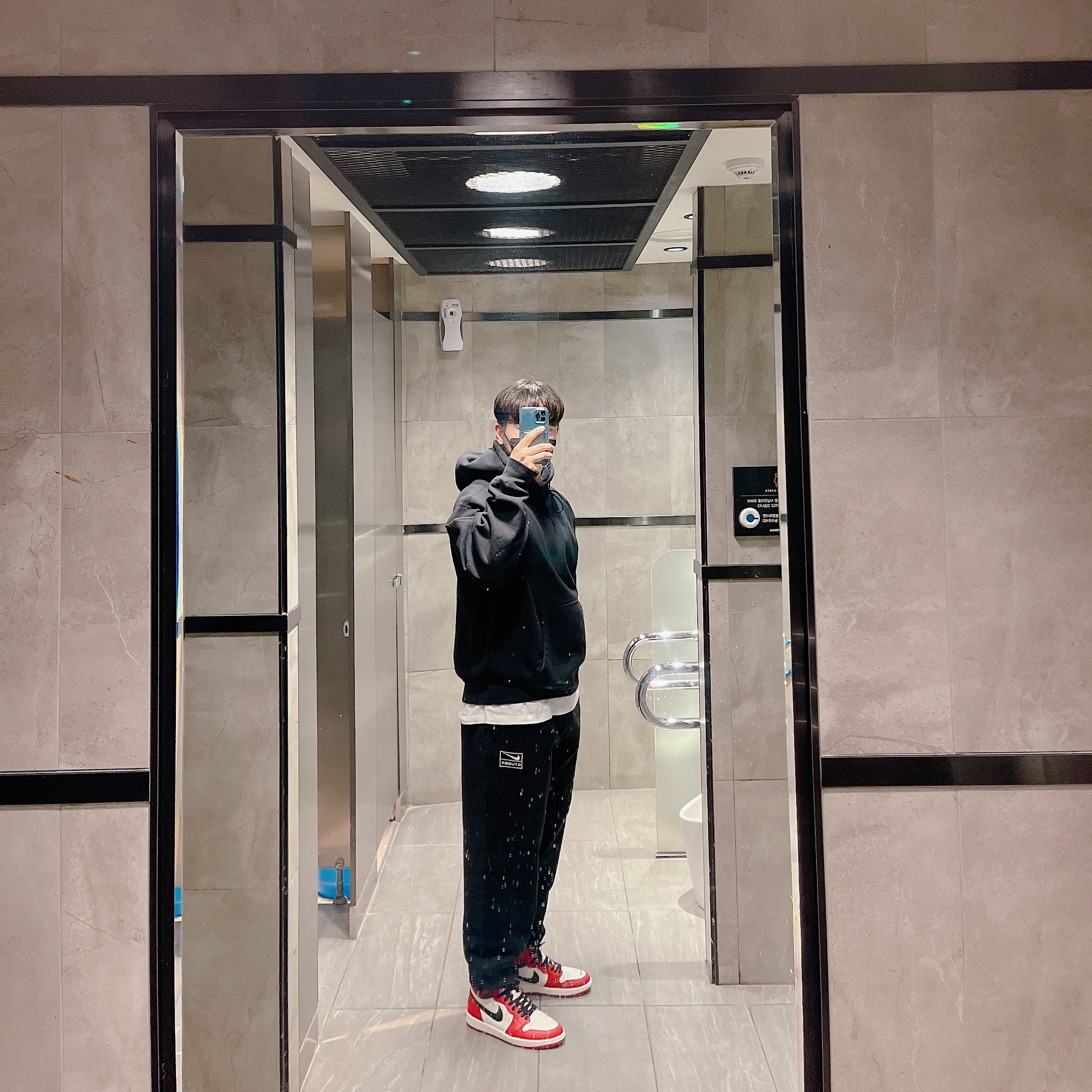 Nike x Stussy NRG RA Washed Pullover Hoodie Black (DN4028-010), Nike x Stussy NRG RA Washed Fleece Pants Black (DN4030-010) 착용 스타일