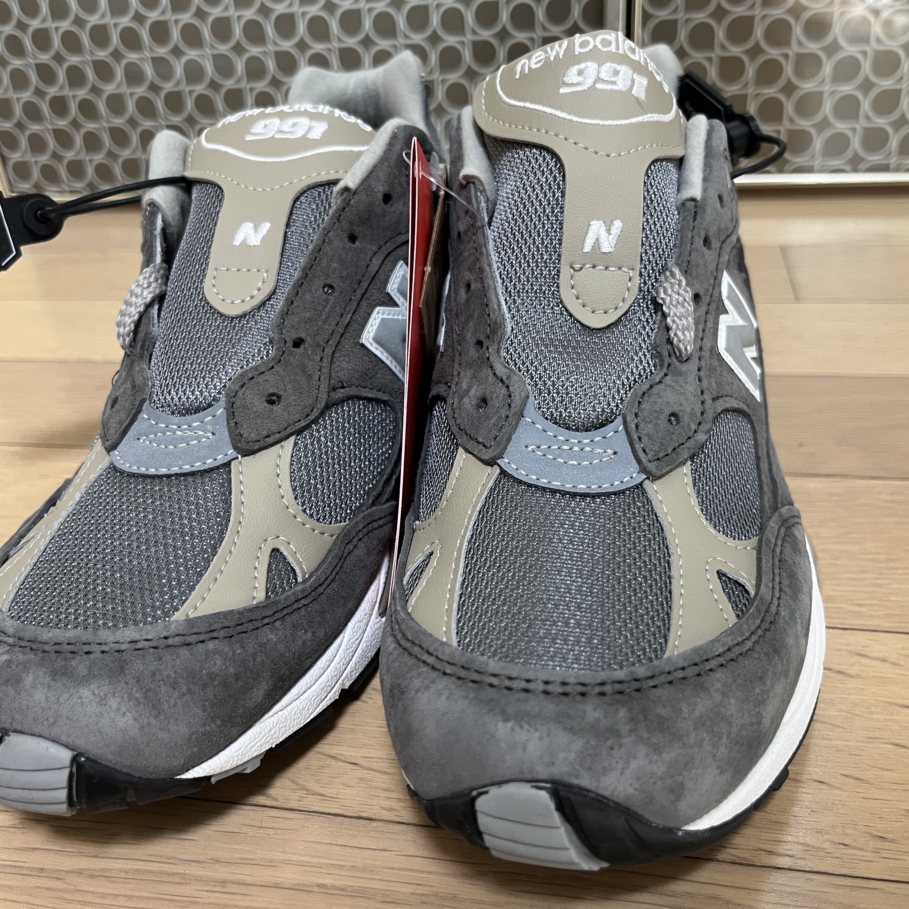 New Balance 991 Made in UK 40th Anniversary Grey 착용 스타일 - 2