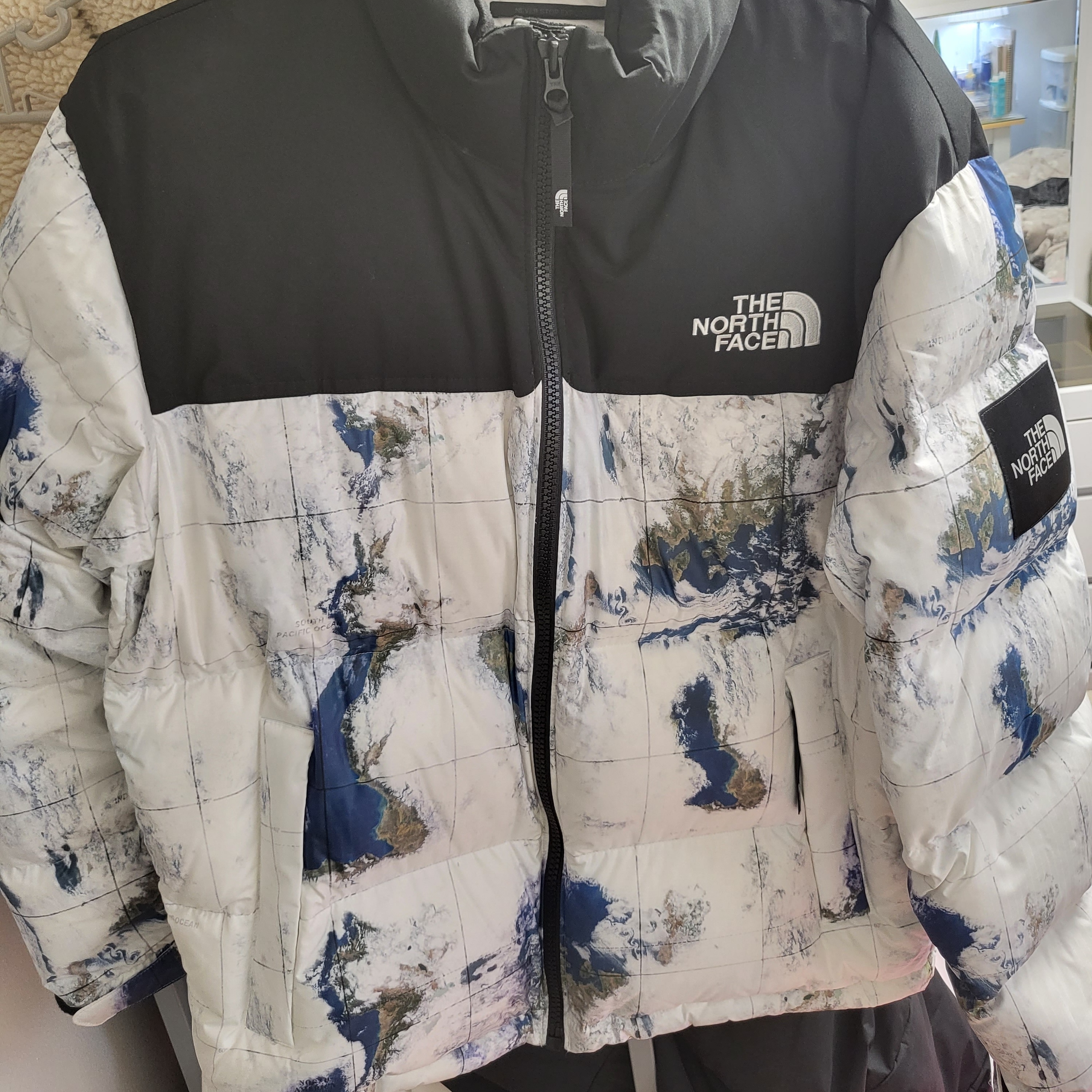 The North Face White Label Novelty Nuptse Down Jacket P White Sand, Converse Chuck 70 Hi Black 착용 스타일 - 2