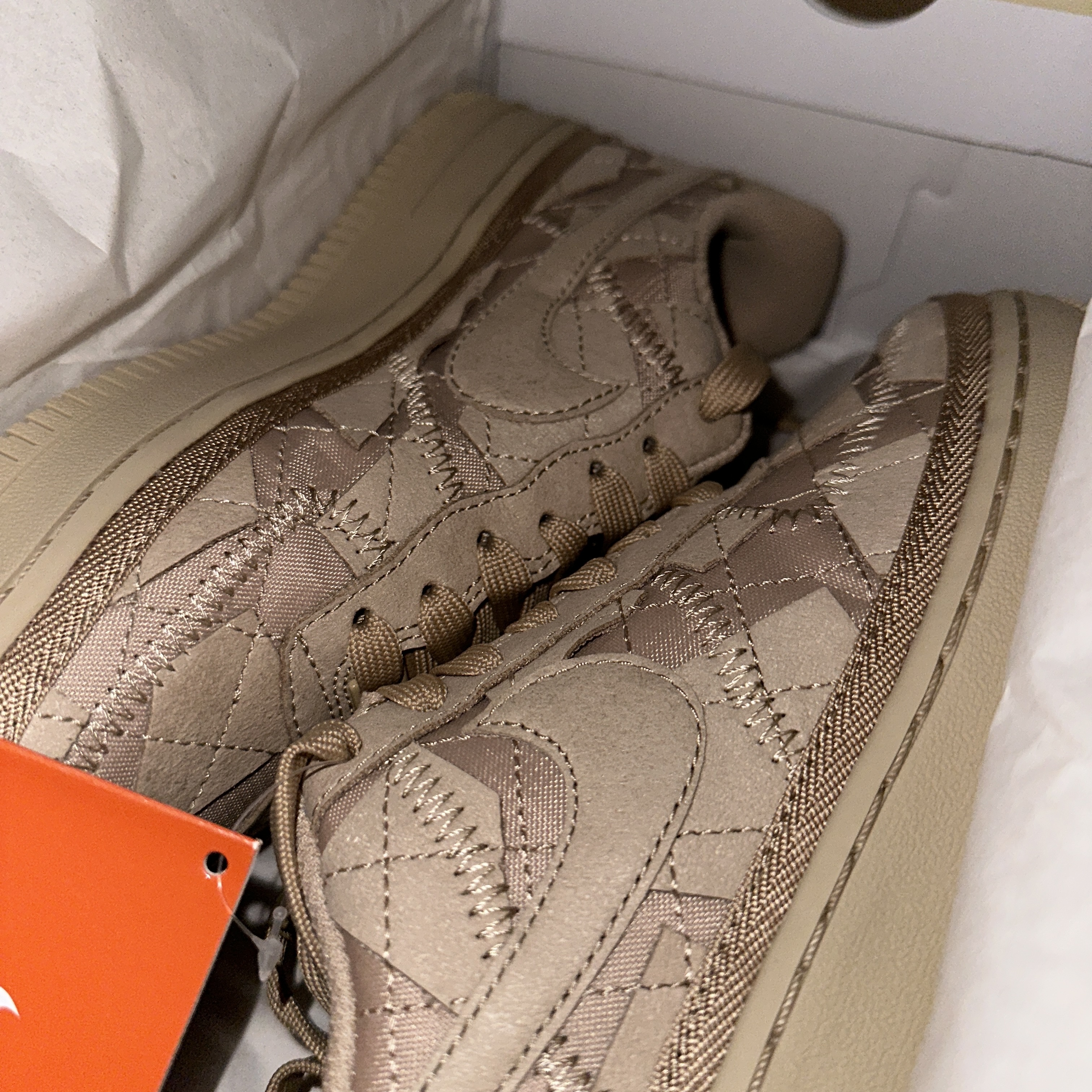 Nike x Billie Eilish Air Force 1 Low '07 SP Mushroom 착용 스타일 - 2