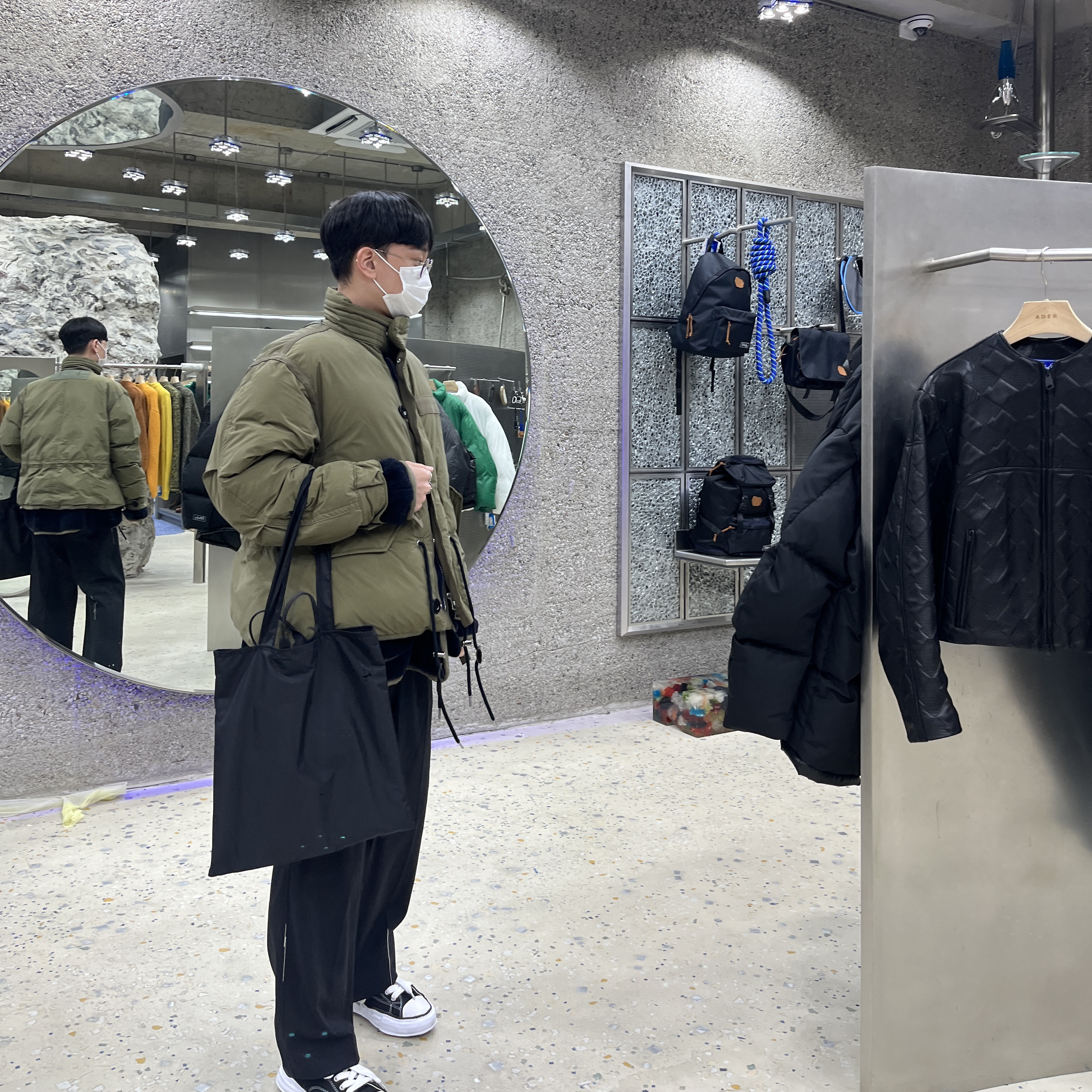 Maison Mihara Yasuhiro Peterson OG Sole Canvas Low Sneakers Black, Zara x Ader Error Wide Pants Black 착용 스타일