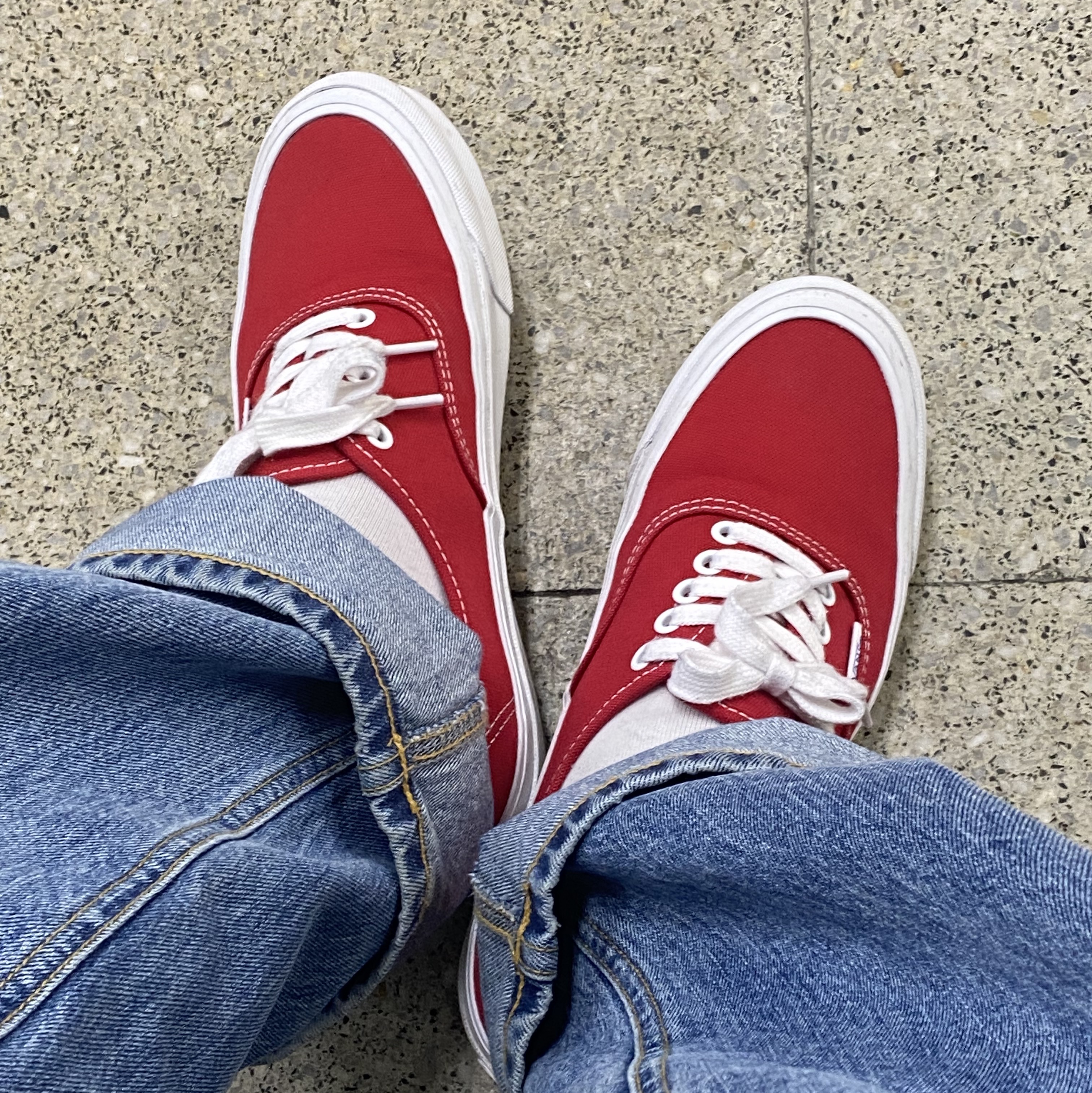 Vans Vault OG Authentic LX Red 착용 스타일