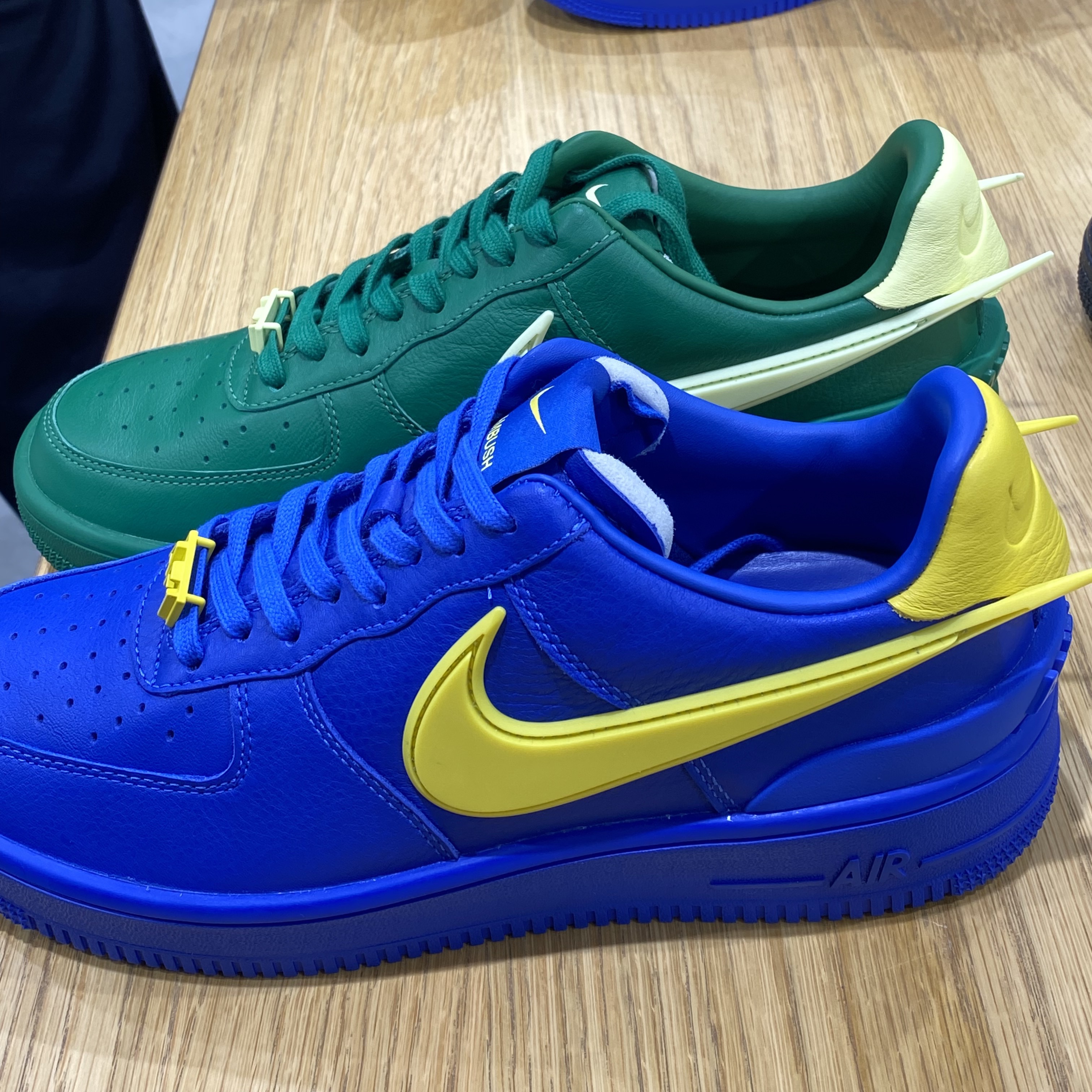 Nike x Ambush Air Force 1 Low SP Pine Green and Citron, Nike x Ambush Air Force 1 Low SP Game Royal and Vivid Sulfur 착용 스타일 - 2