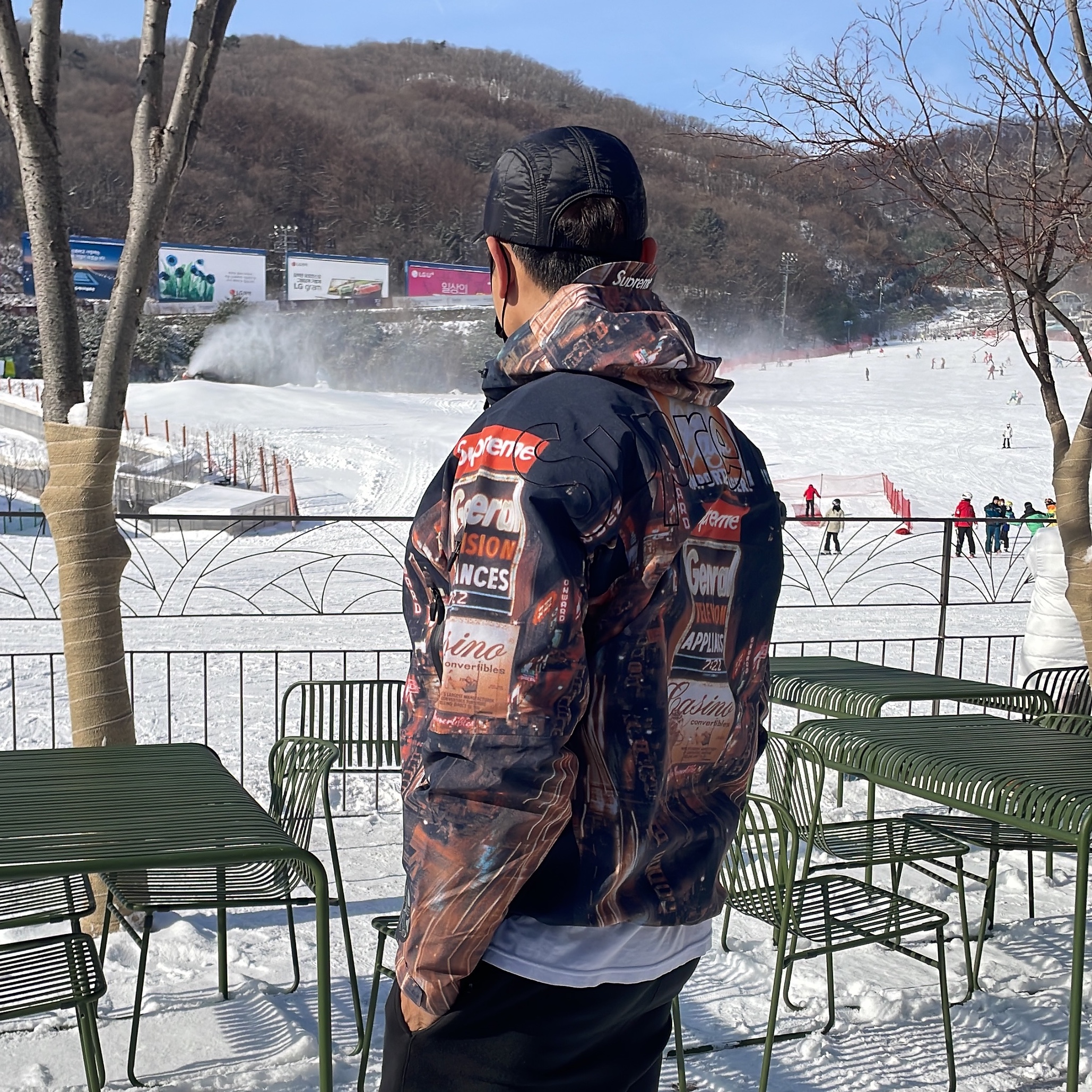 Supreme x The North Face Taped Seam Shell Jacket Times Square - 22FW, Supreme Quilted Liner Camp Cap Black - 22FW 착용 스타일 - 2