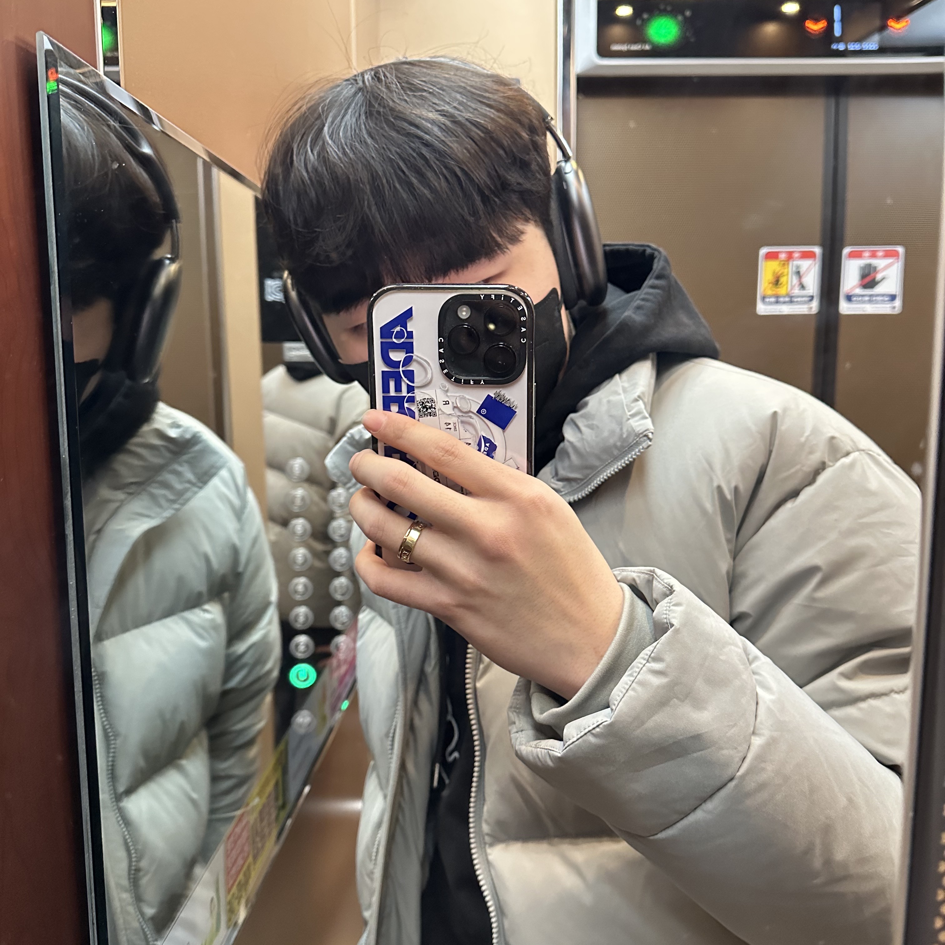 Apple iPhone 14 Pro Max 256GB Space Black (Korean Ver.), Apple AirPods Max Lightning Space Gray (Korean Ver.) 착용 스타일