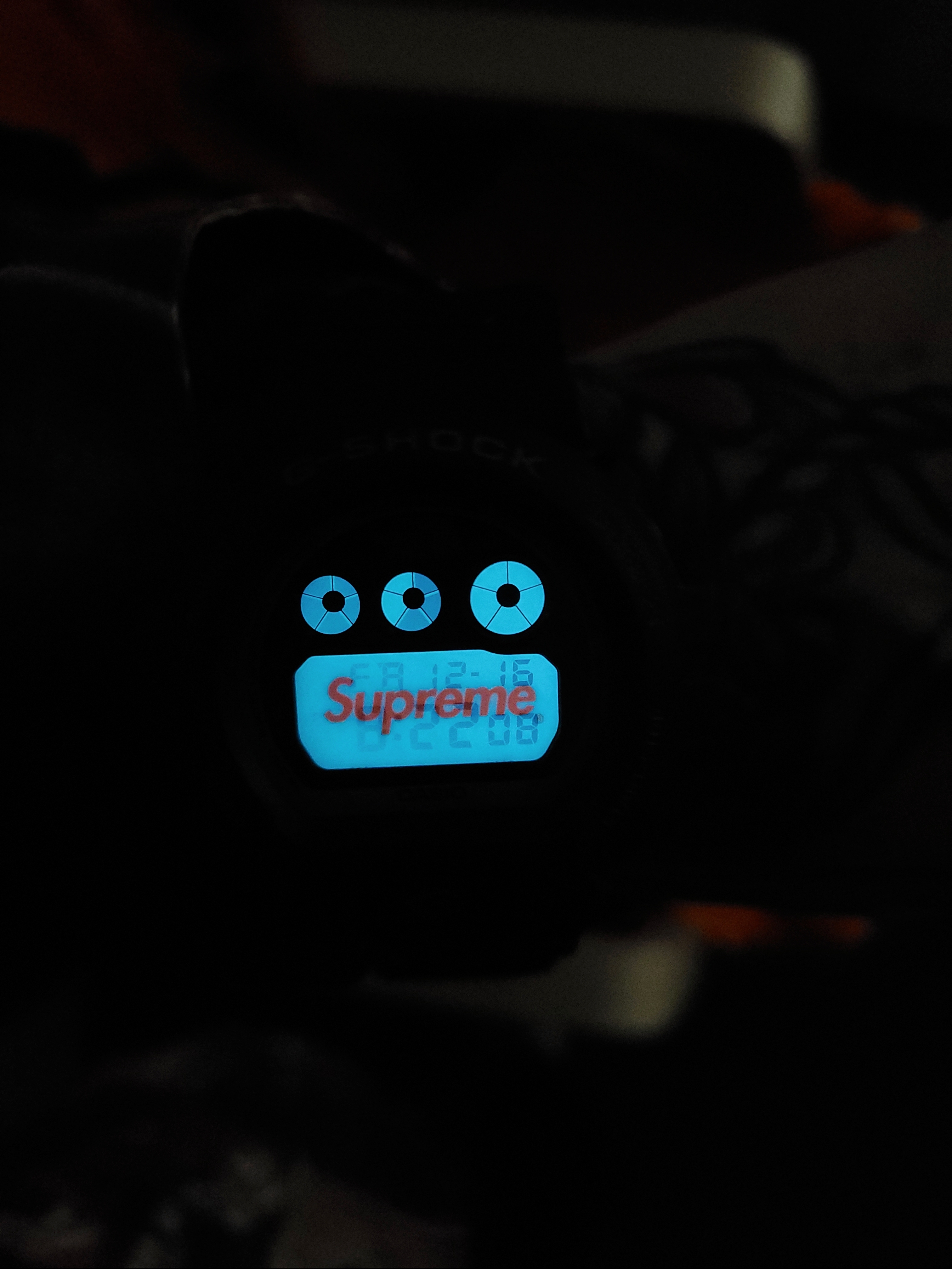 Supreme x Seiko Marathon Clock - 21SS, Stussy Big Logo Umbrella Black 착용 스타일 - 4