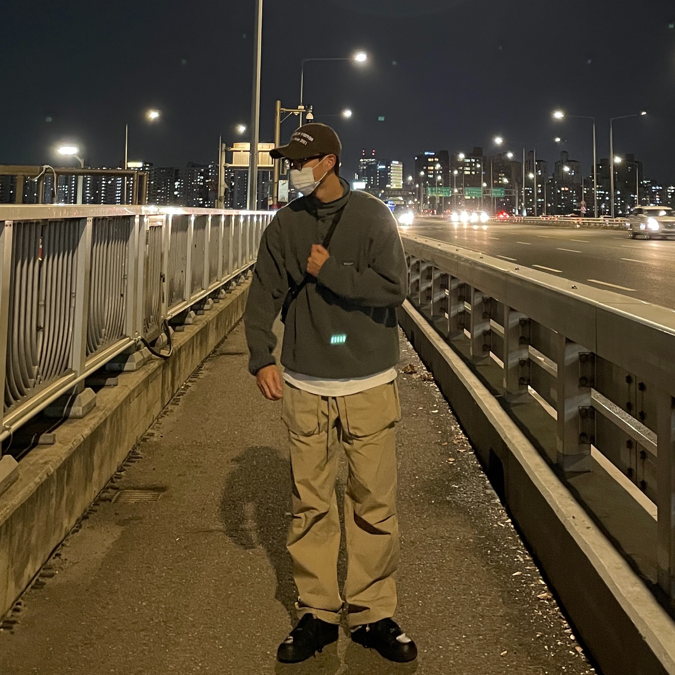 Nike Air Force 1 '07 Low Triple Black, The Museum Visitor Corduroy Ball Cap Brown 착용 스타일 - 1