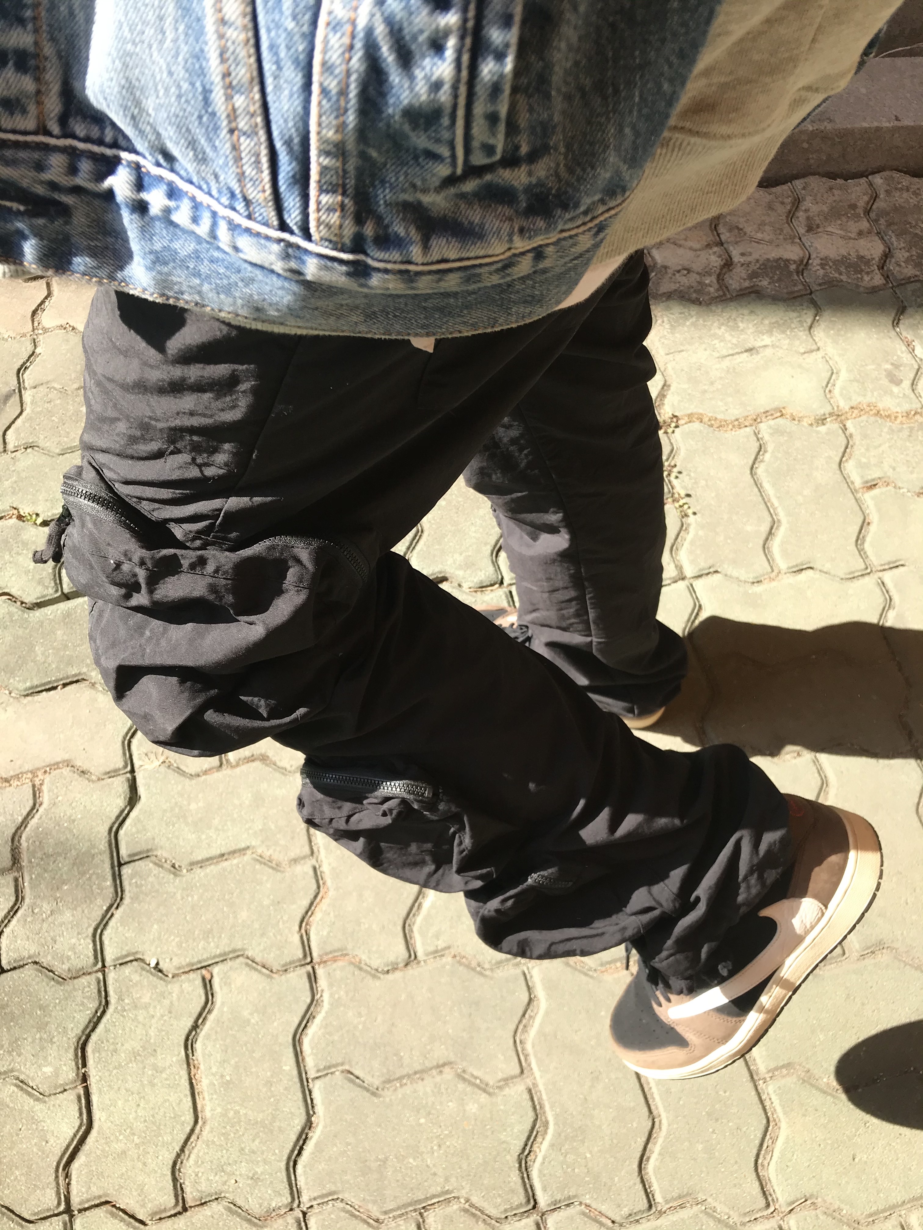 Jordan 1 x Travis Scott Retro Low OG SP Mocha 착용 스타일 - 2