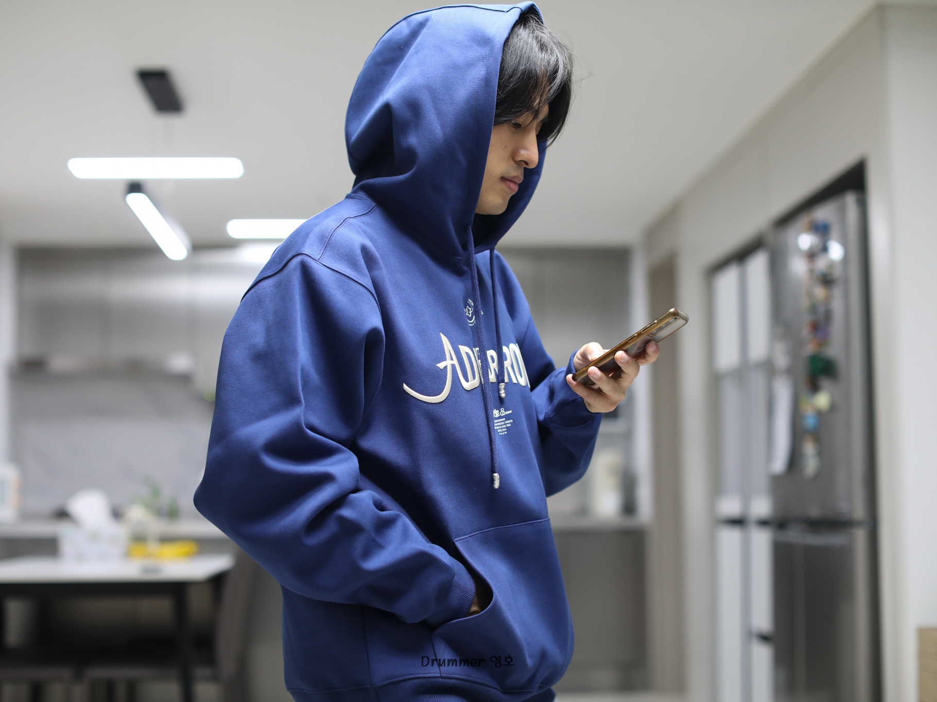 Ader Error Verif Logo Hoodie Navy 착용 스타일 - 1