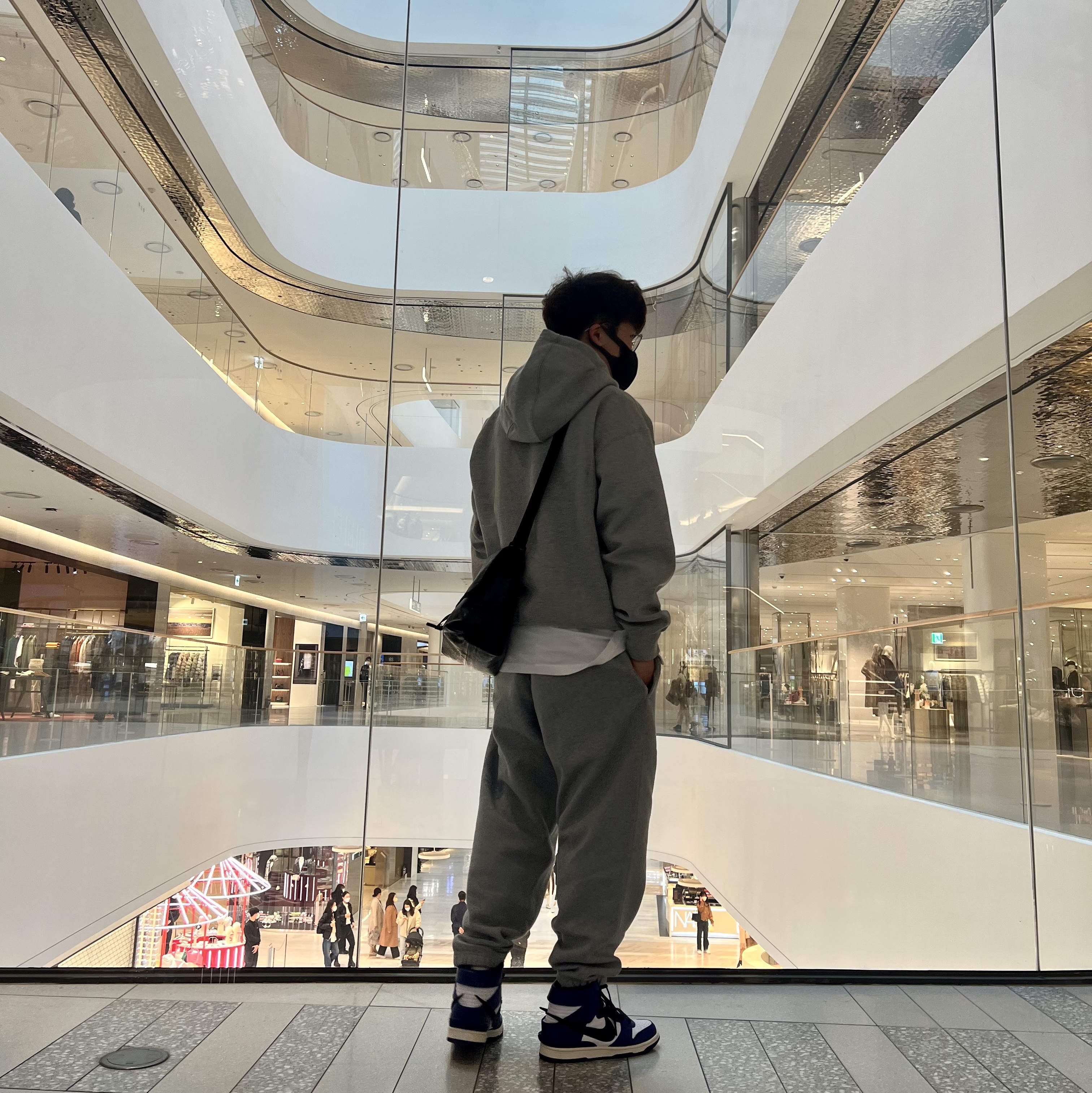 Nike x Ambush Dunk High Deep Royal Blue, Nike NRG Solo Swoosh Fleece Pants Dark Grey Heather - Asia 착용 스타일 - 1