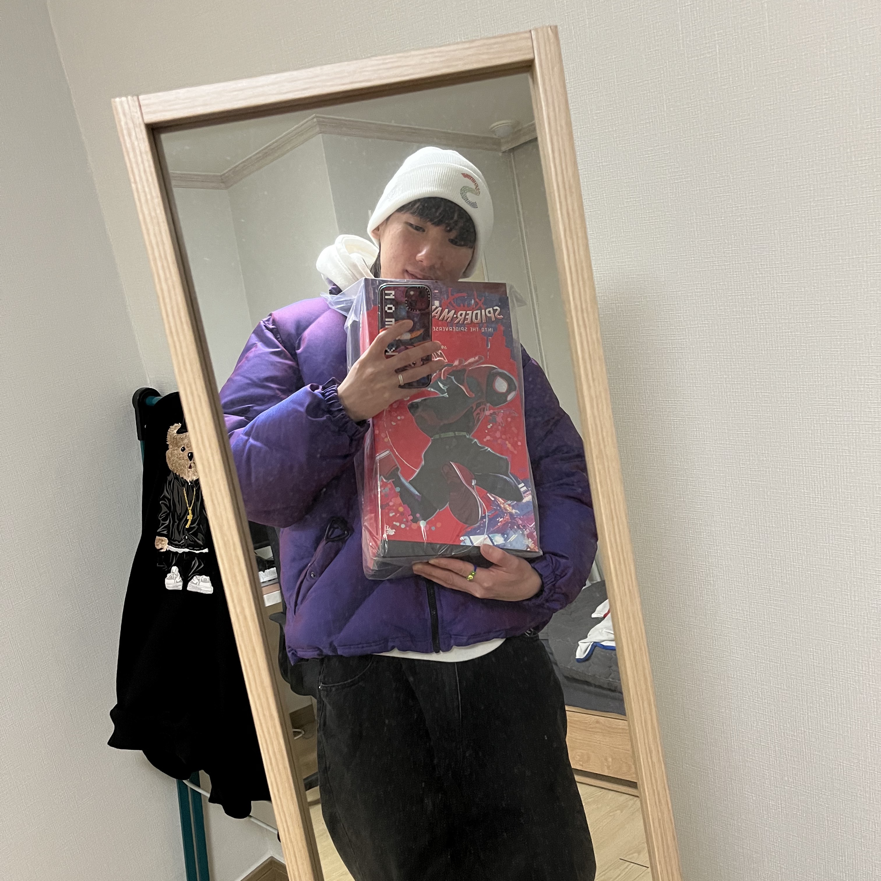 Supreme New Era Swarovski S Logo Beanie White - 21SS, Dada x Worst Denim Washed Black 착용 스타일