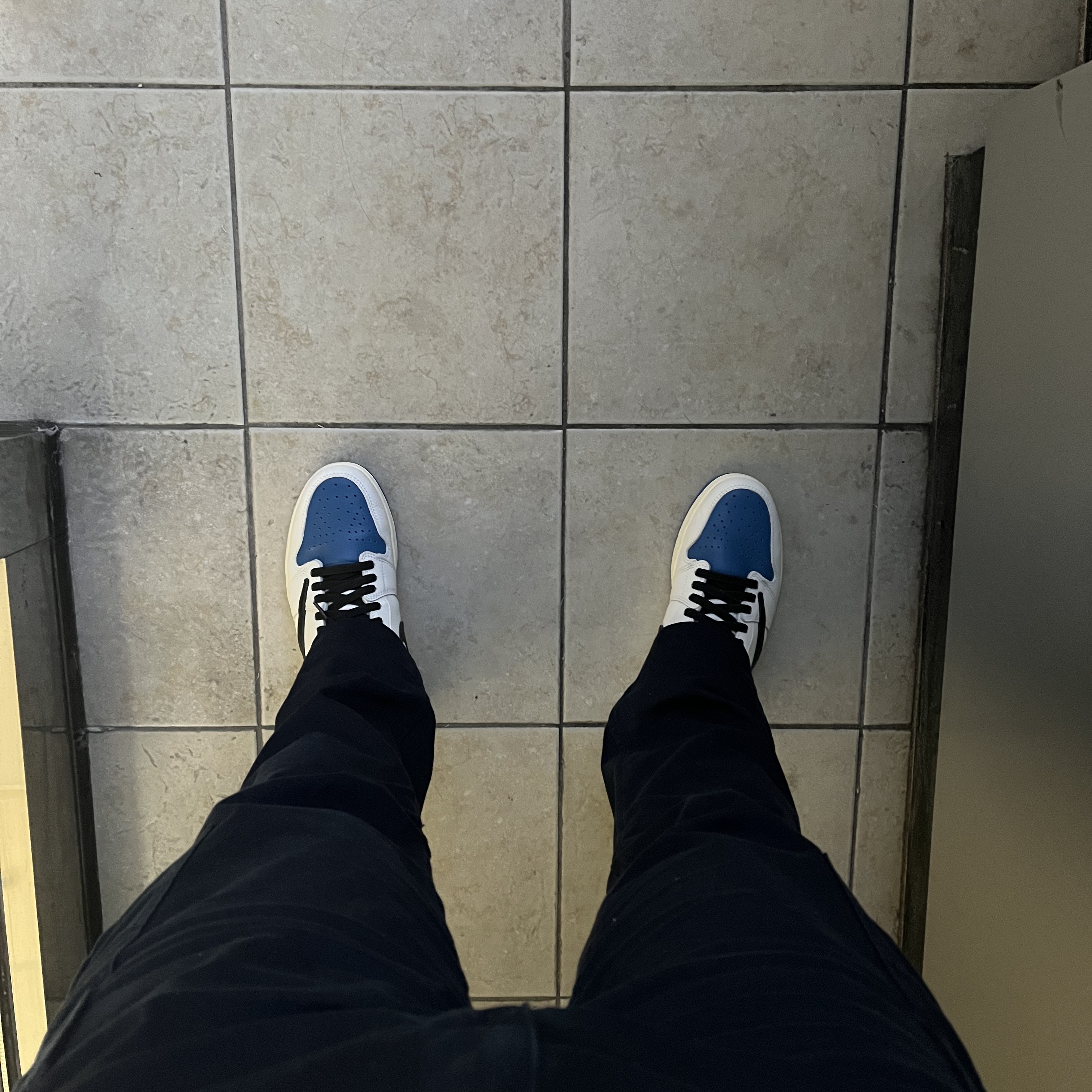 Jordan 1 x Travis Scott x Fragment Retro High OG SP Military Blue 착용 스타일