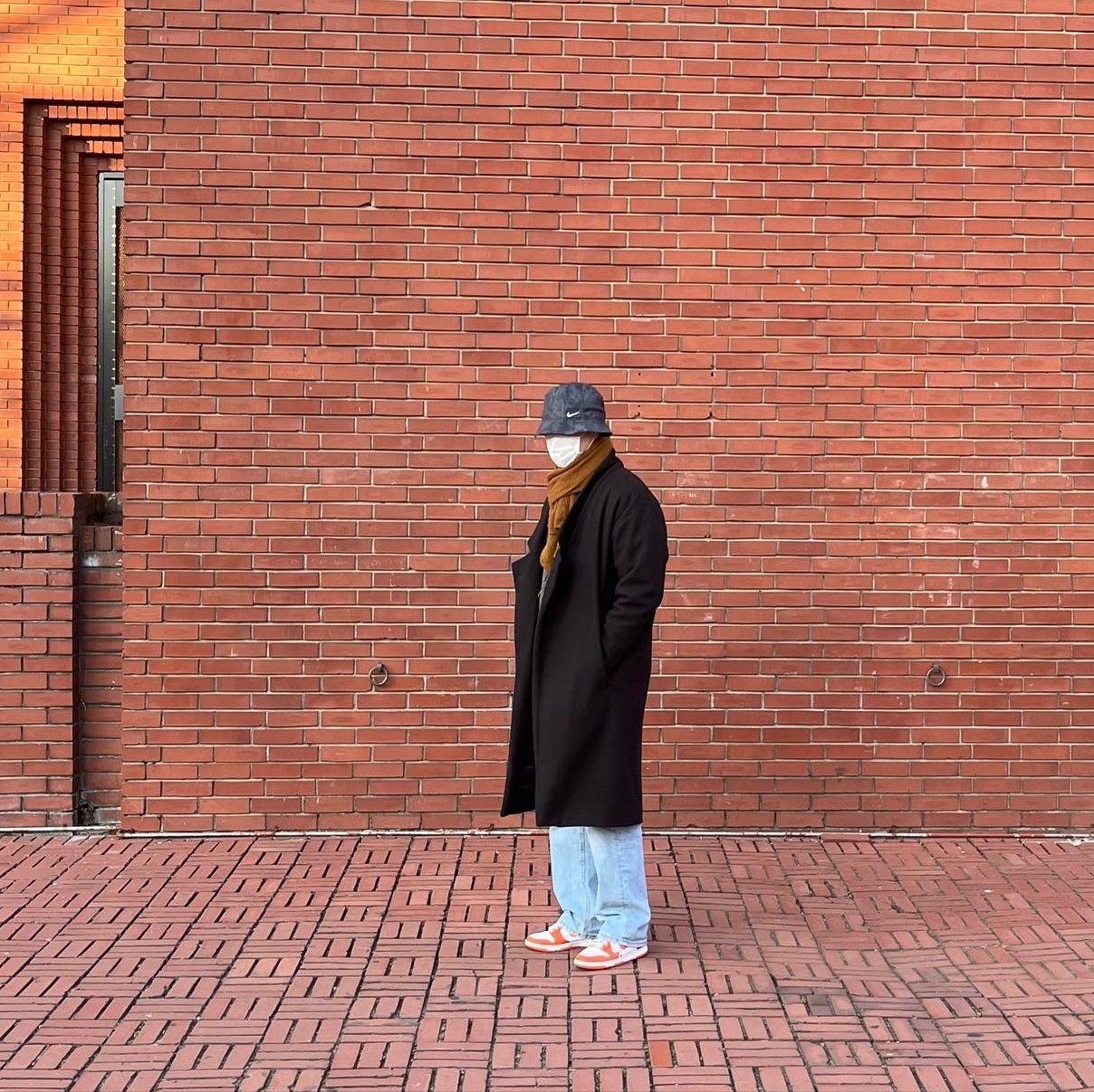 Nike Dunk High Retro Orange Blaze, Nike NRG Bucket Hat Black 착용 스타일