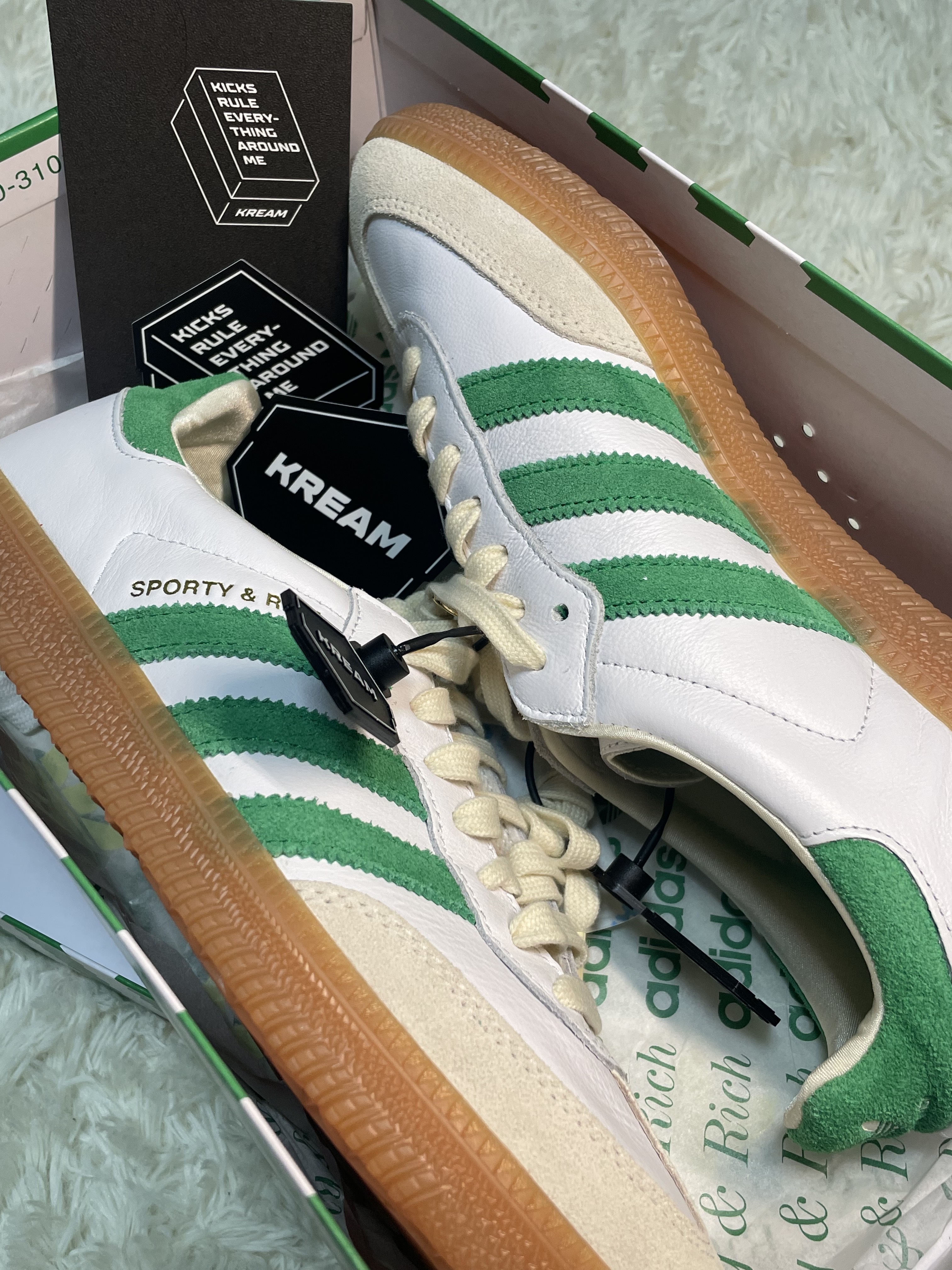 Adidas x Sporty & Rich Samba OG Cloud White Green 착용 스타일 - 4