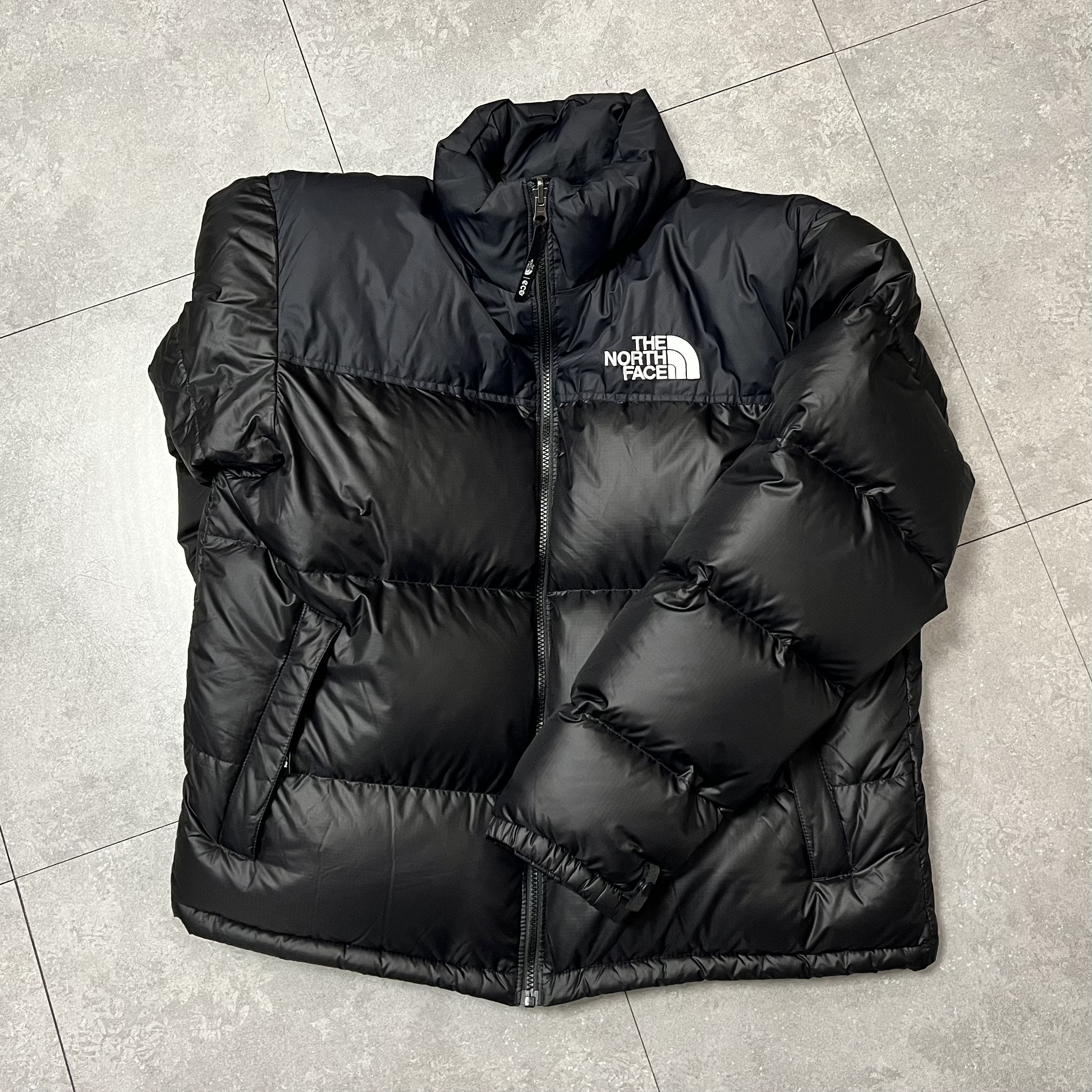The North Face 1996 Eco Nuptse Jacket Black 착용 스타일