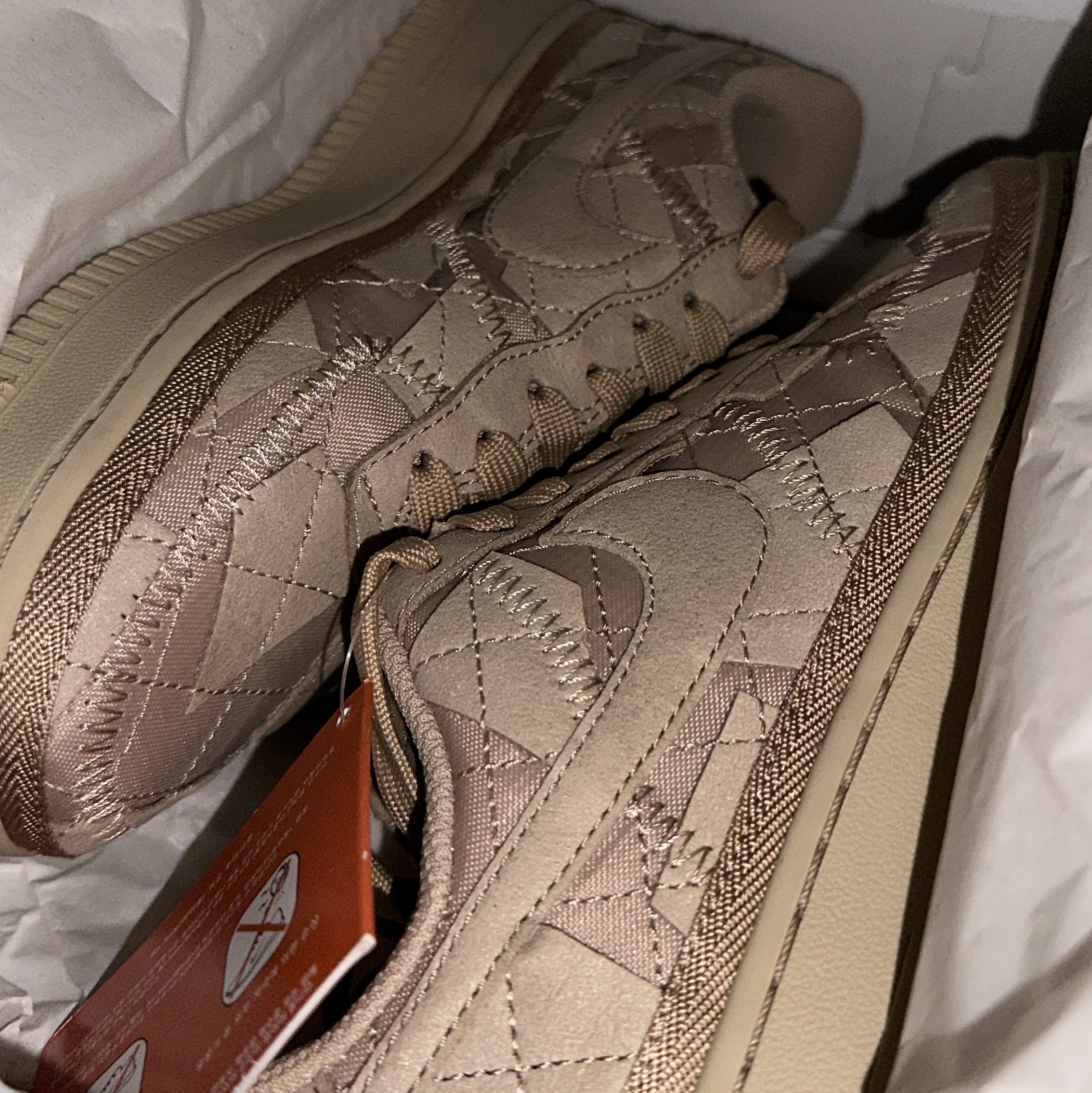 Nike x Billie Eilish Air Force 1 Low '07 SP Mushroom 착용 스타일 - 1