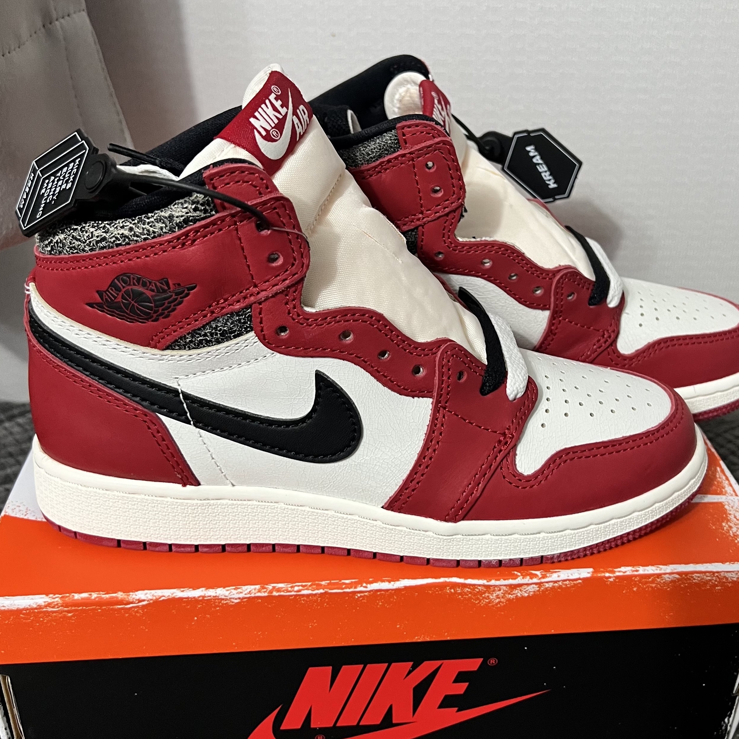 (GS) Jordan 1 Retro High OG Chicago 2022 착용 스타일 - 4