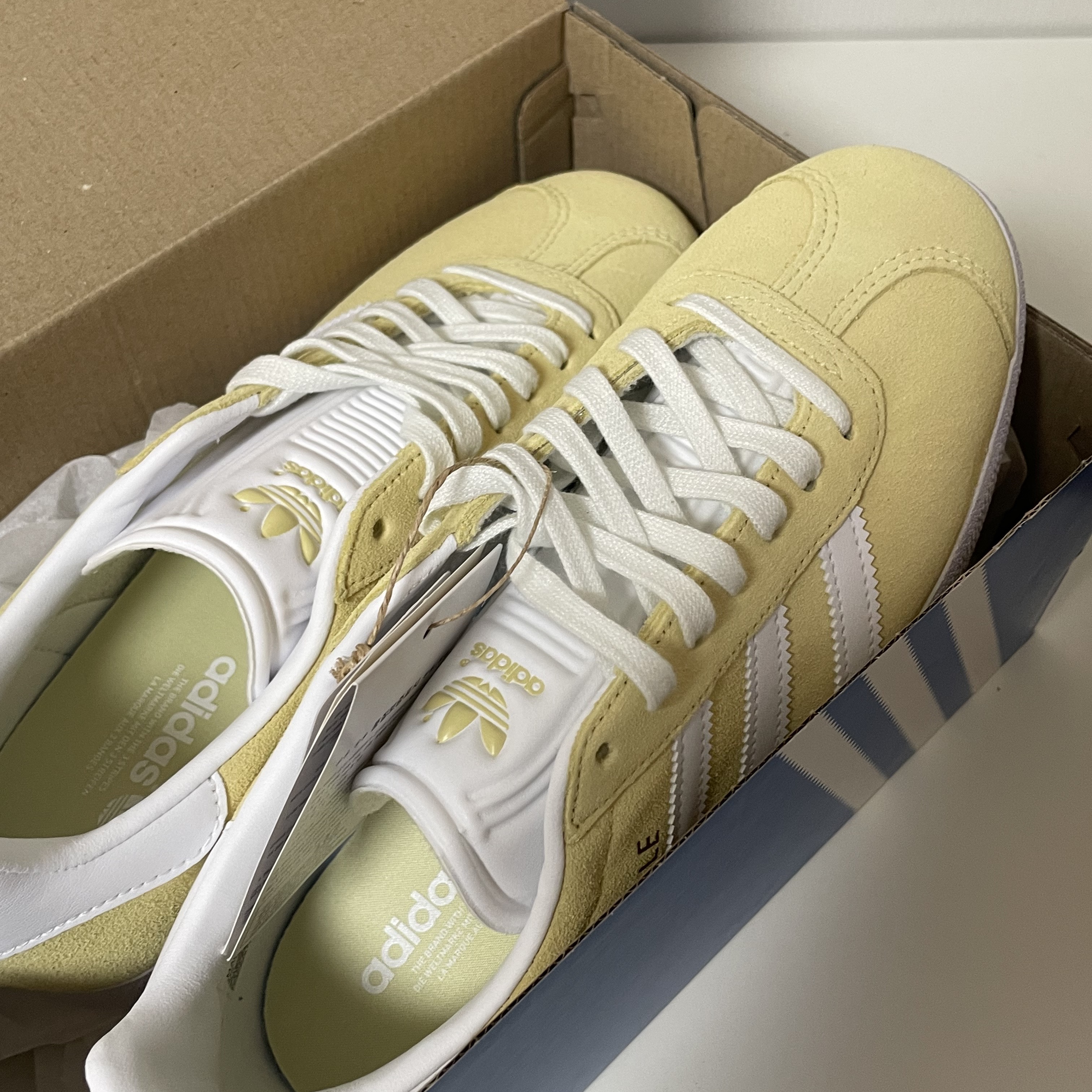 Adidas Gazelle Almost Yellow 착용 스타일 - 1