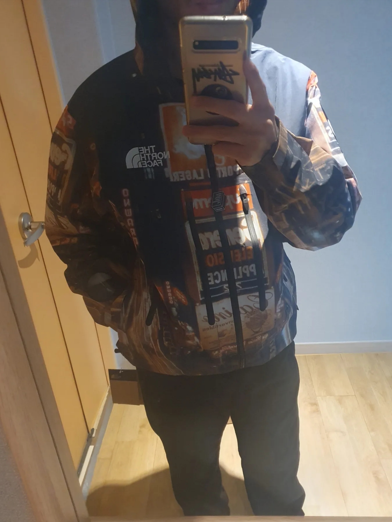Supreme x The North Face Taped Seam Shell Jacket Times Square - 22FW, Supreme Bandana Camp Cap Black - 21SS 착용 스타일 - 2