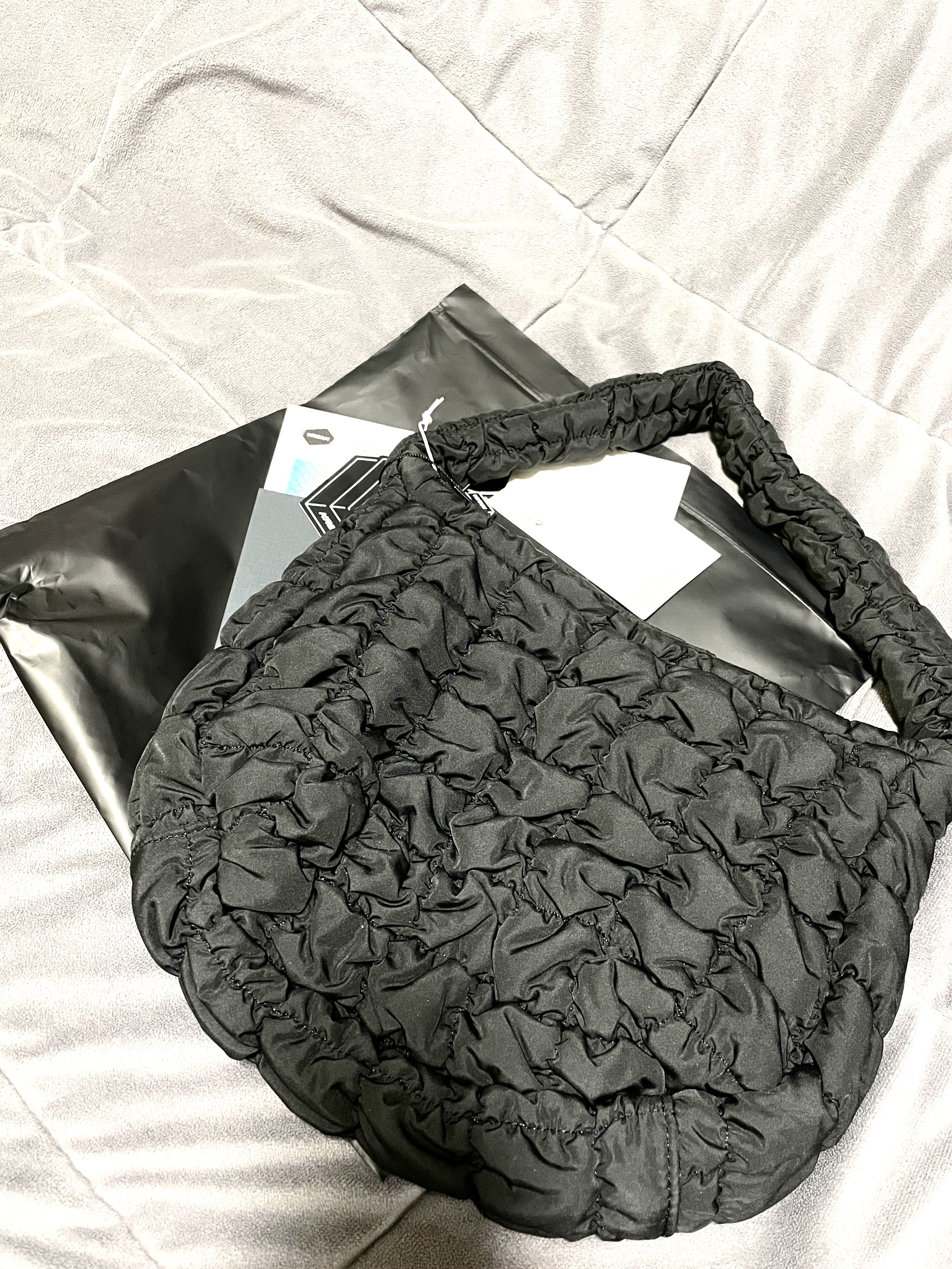 COS Quilted Mini Bag Black 착용 스타일