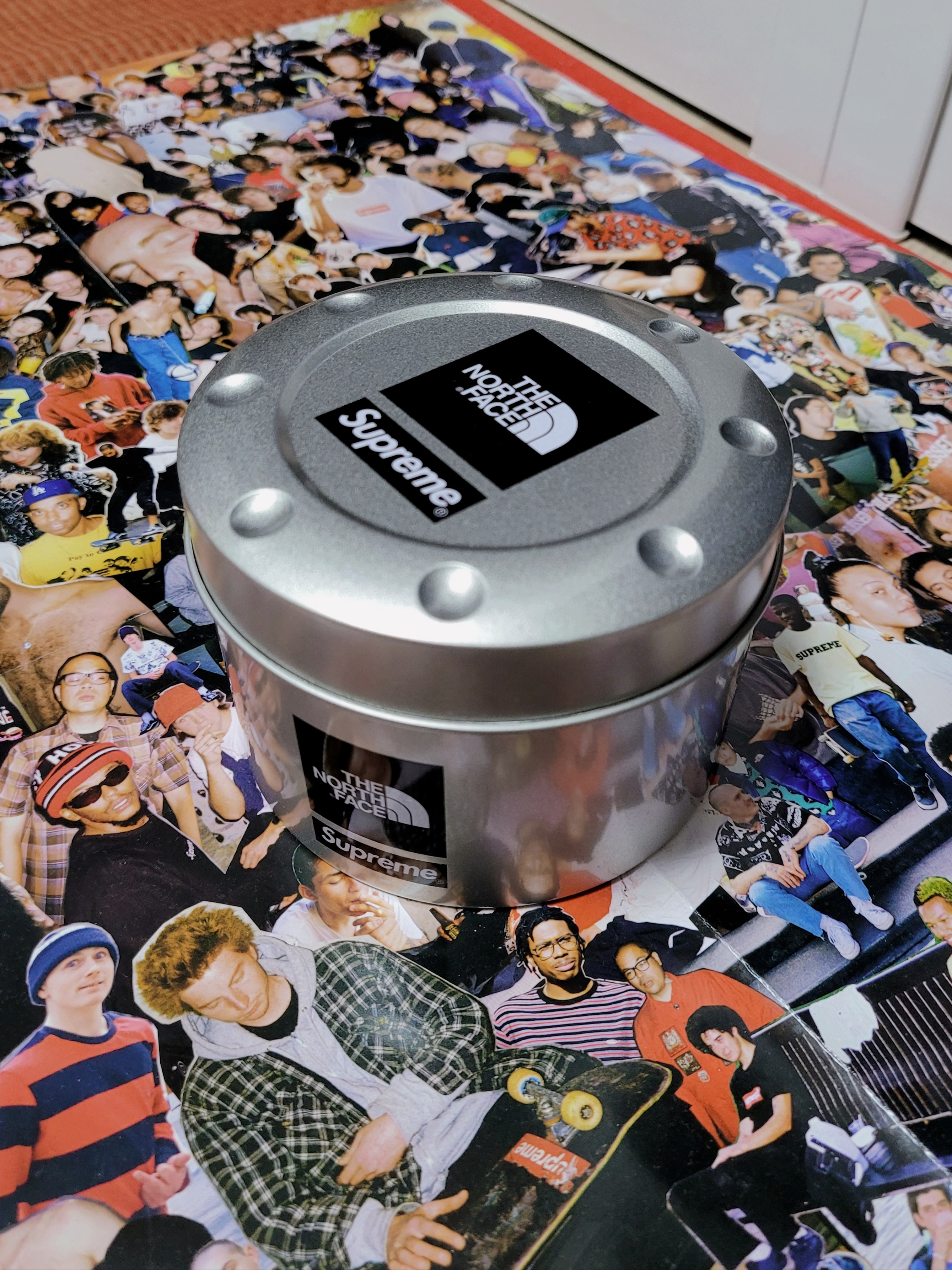 Supreme x Seiko Marathon Clock - 21SS, Stussy Big Logo Umbrella Black 착용 스타일 - 2